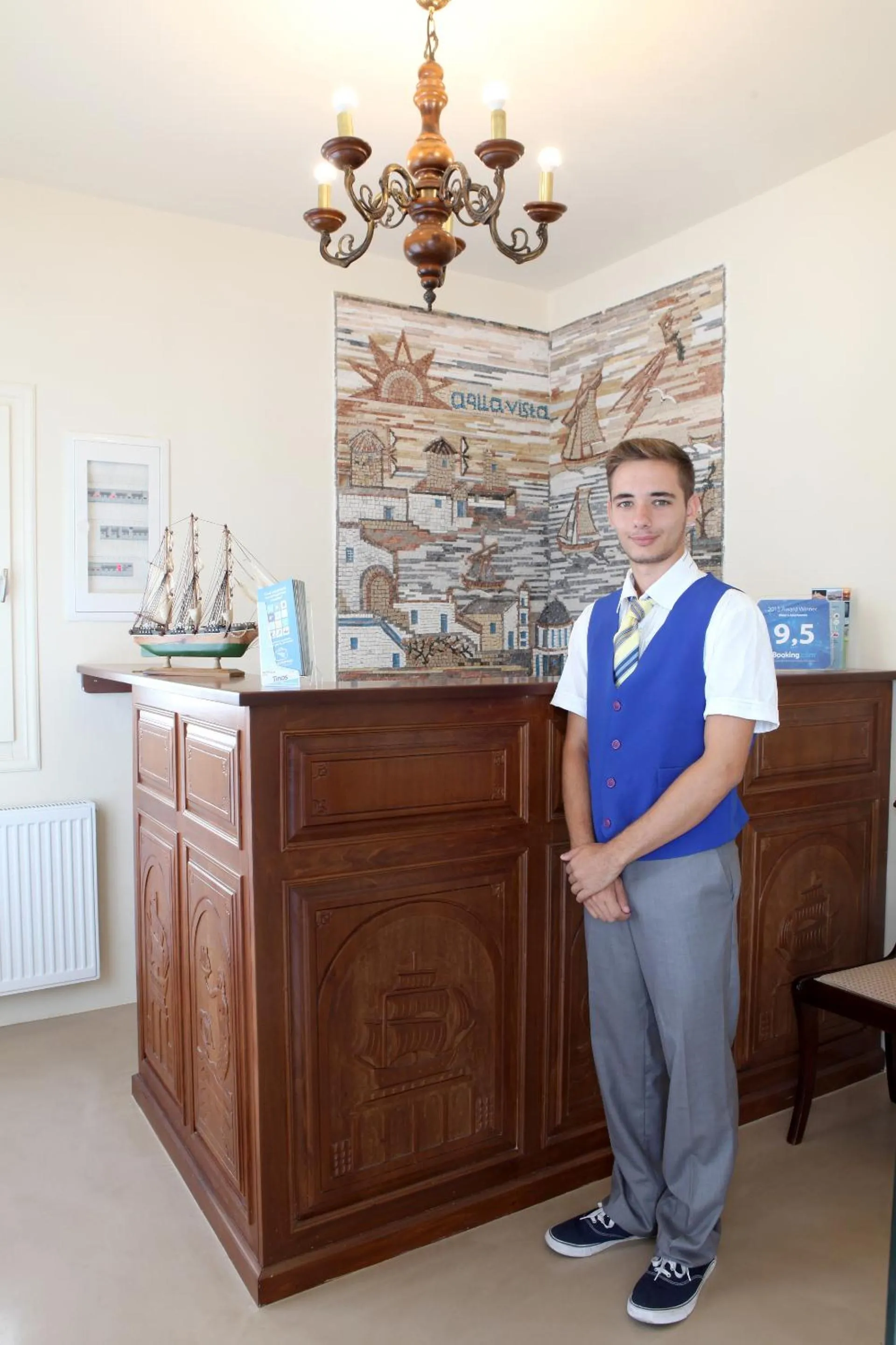 Staff in TINOS AQUA PALAZZO