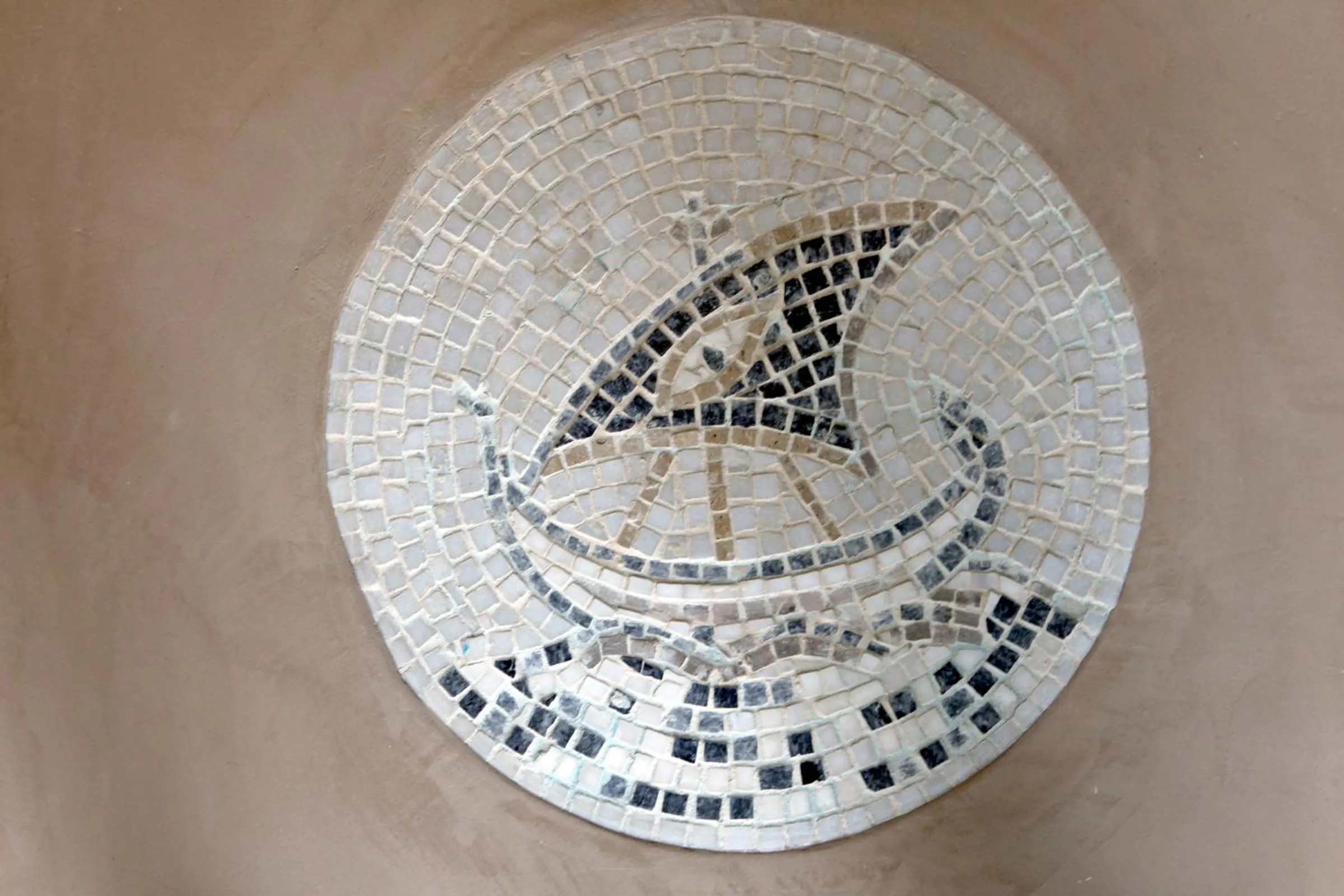 Decorative detail in TINOS AQUA PALAZZO