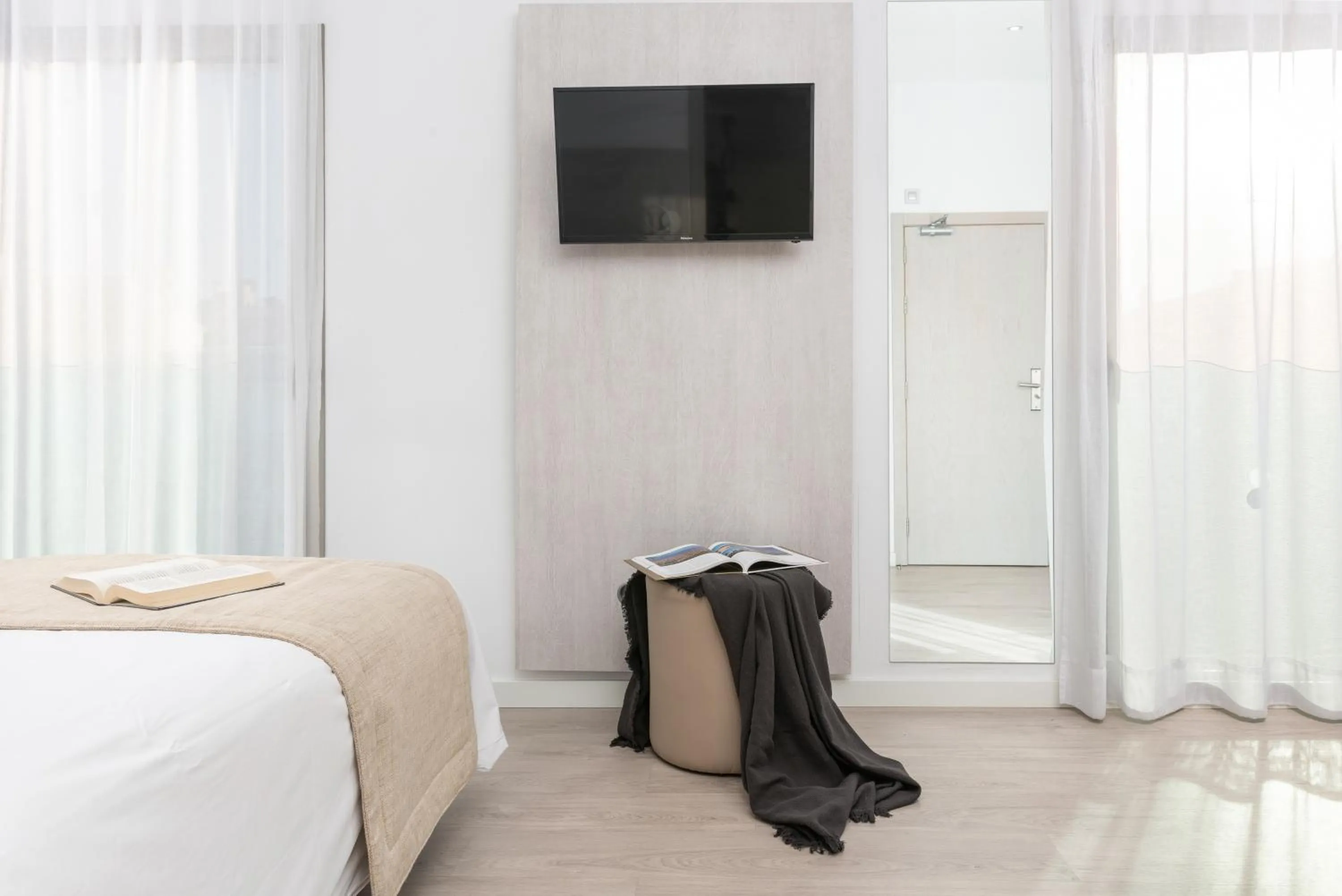 TV and multimedia, Bed in Llaut Boutique Hotel