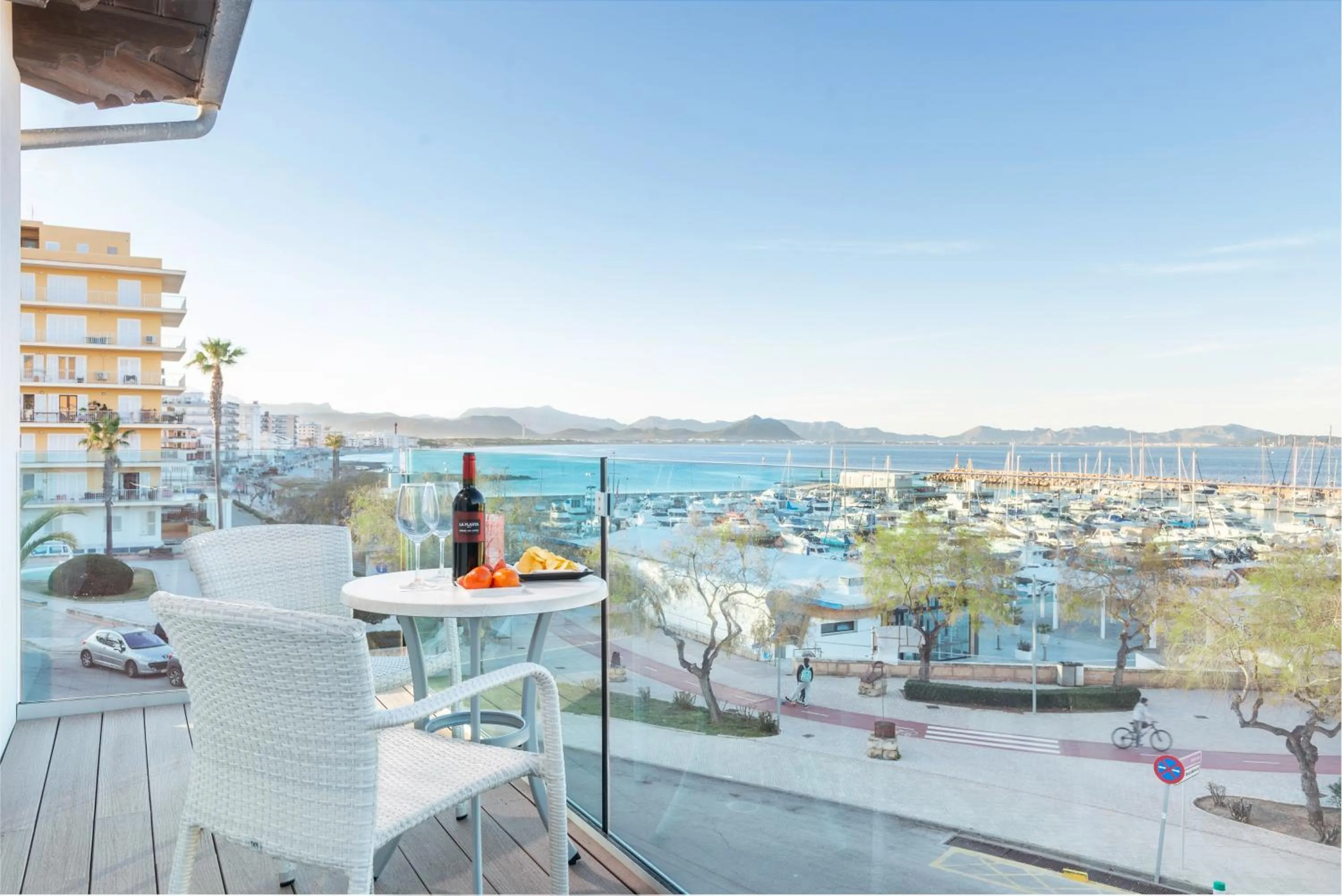 Lounge or bar in Llaut Boutique Hotel