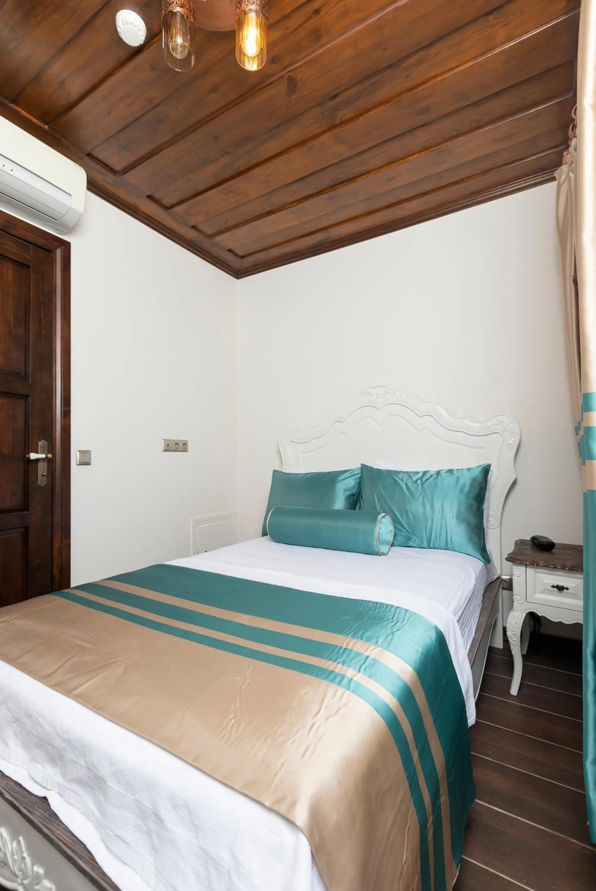 Bed in Marina Foça Hotel