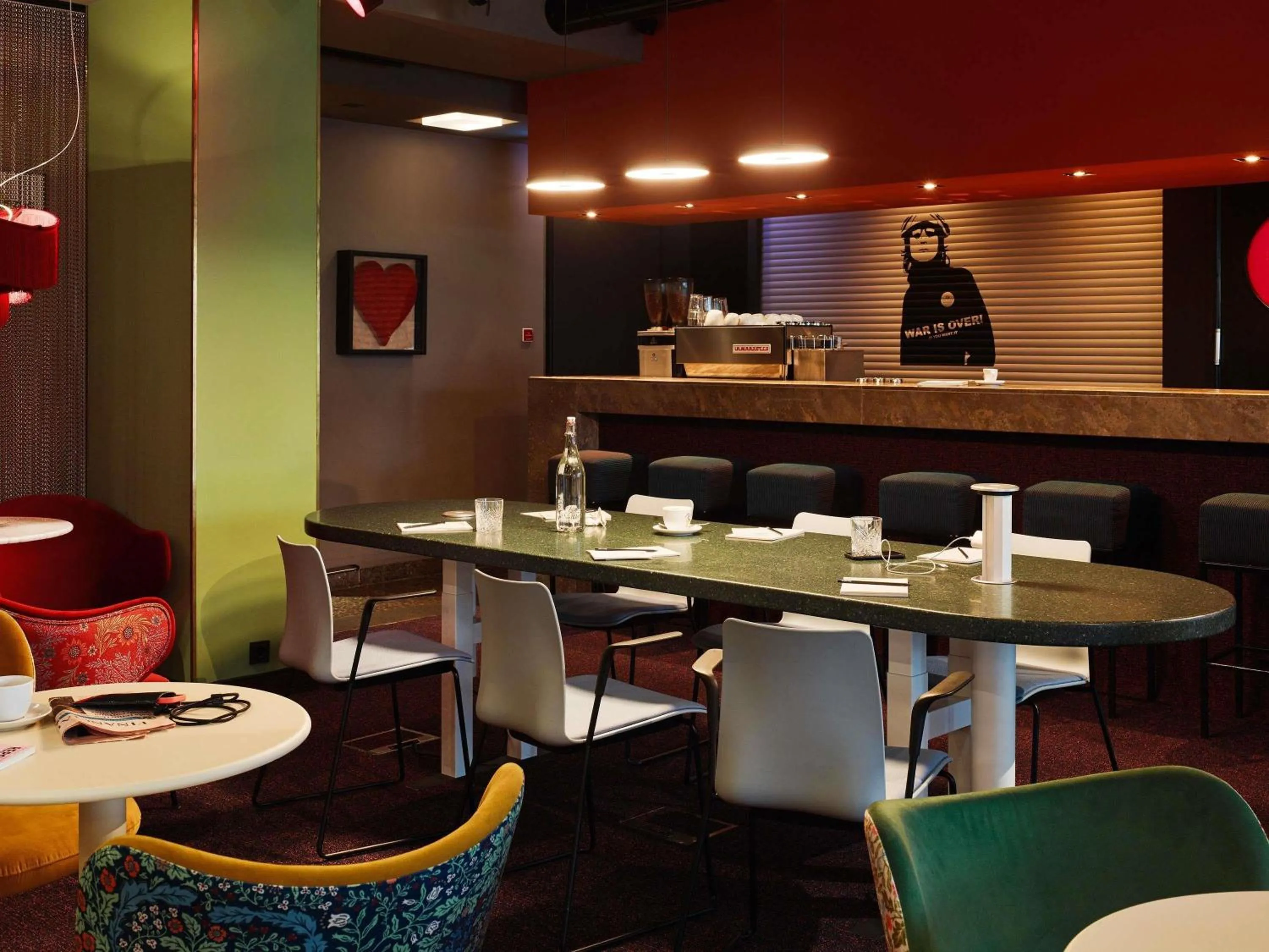 Lounge or bar in 25hours Hotel The Goldman