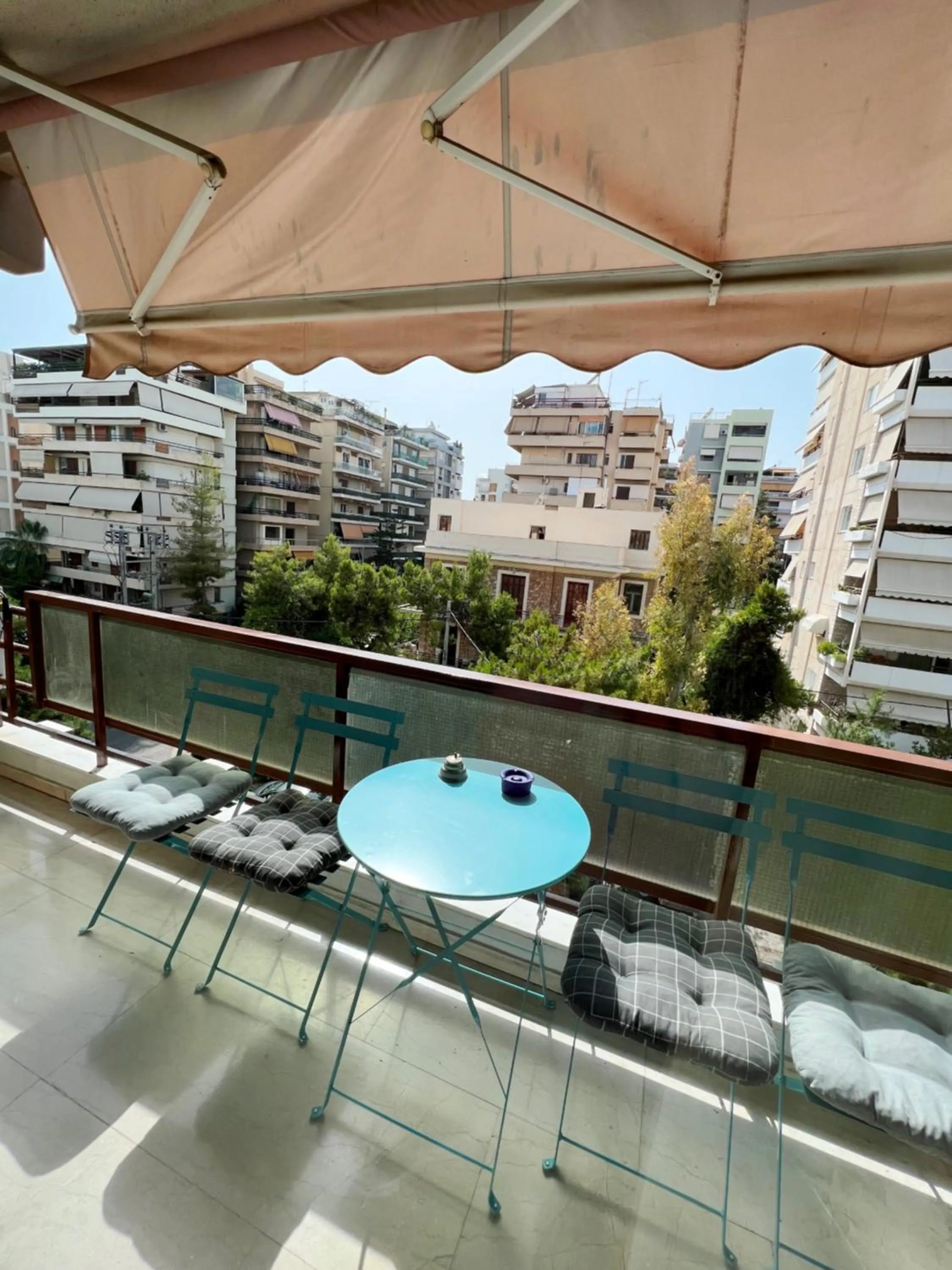 Balcony/Terrace in Peaceful Apartment by Flisvos Marina by Athenian Homes