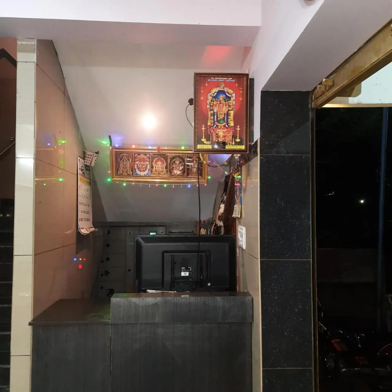 Lobby or reception in Hotel Aishwariyam