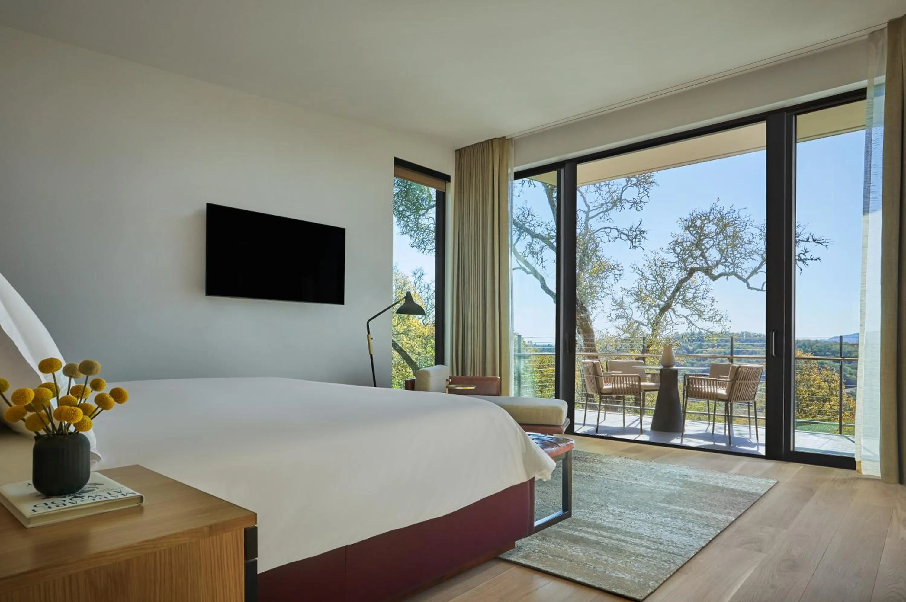 View (from property/room), Bed in Montage Healdsburg