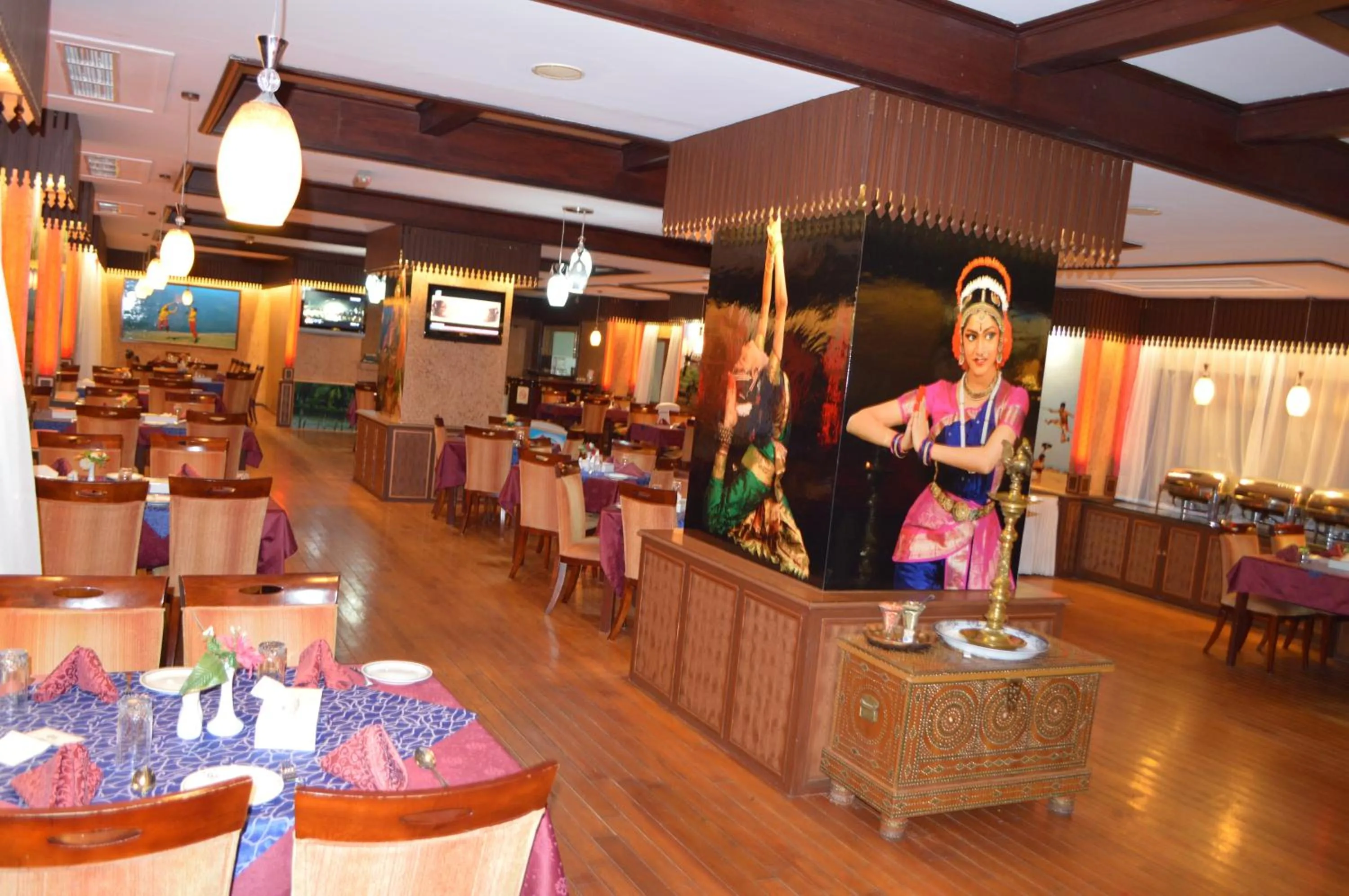 Restaurant/places to eat in Ramee Guestline Hotel