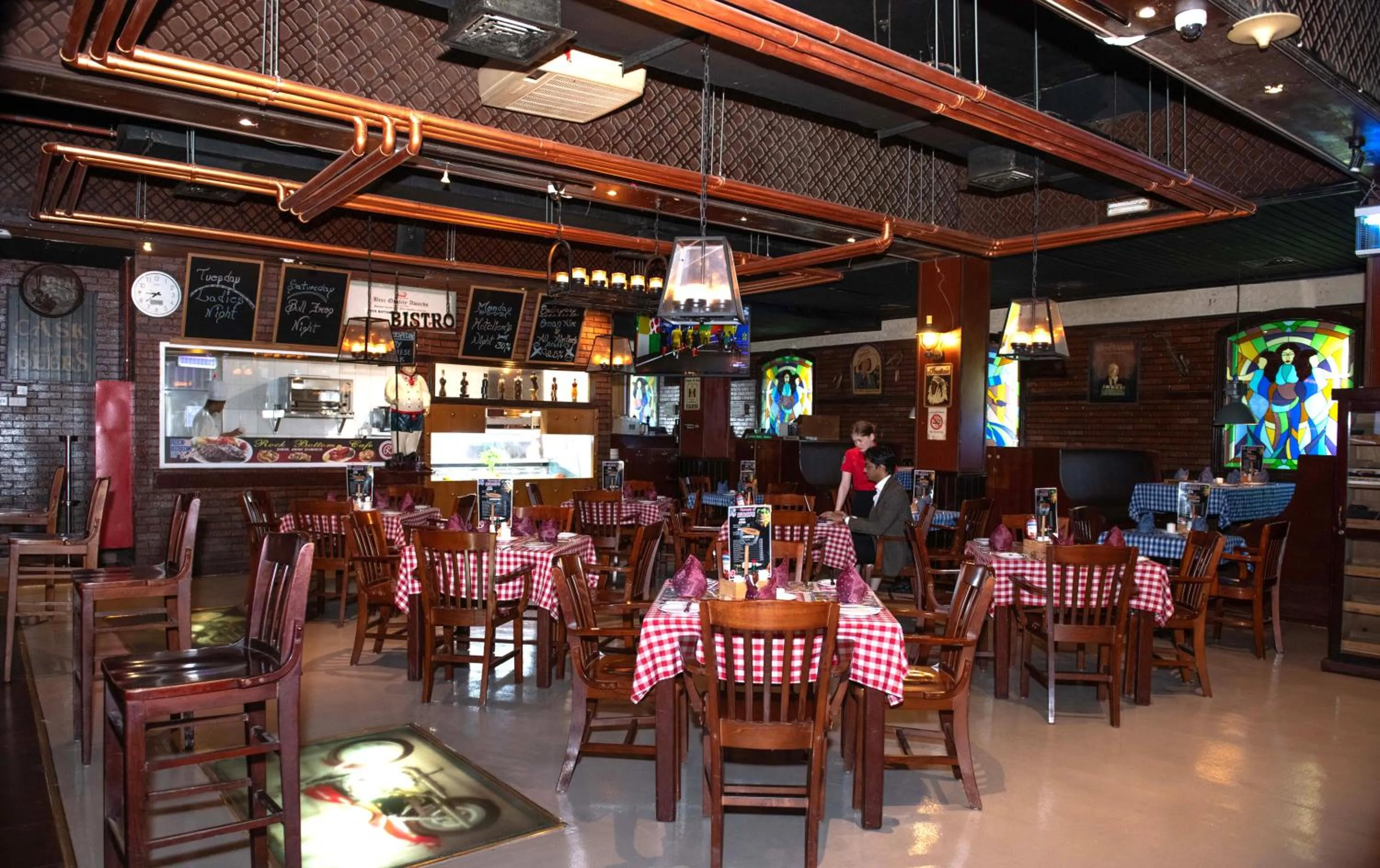 Restaurant/places to eat in Ramee Guestline Hotel
