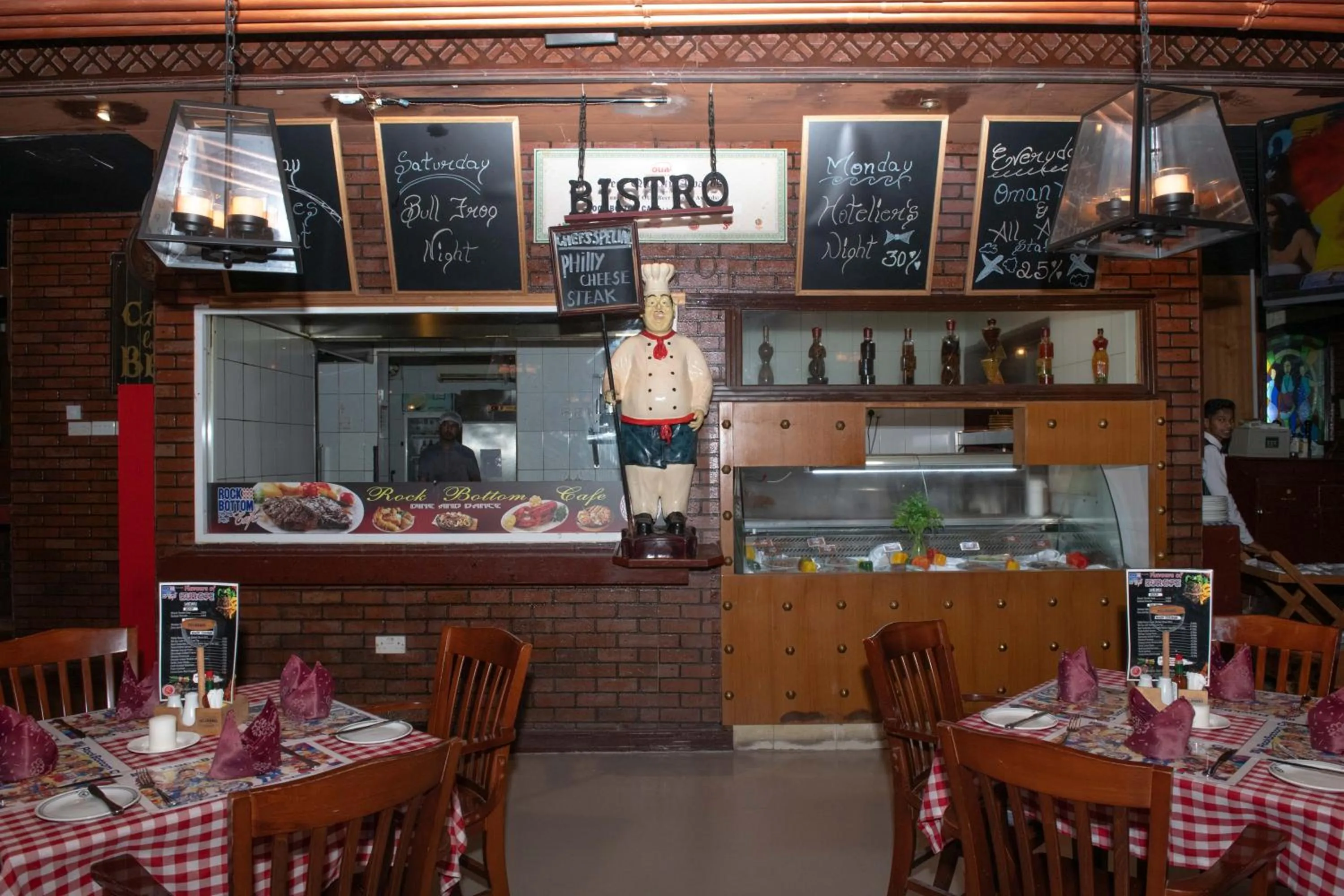 Restaurant/places to eat in Ramee Guestline Hotel