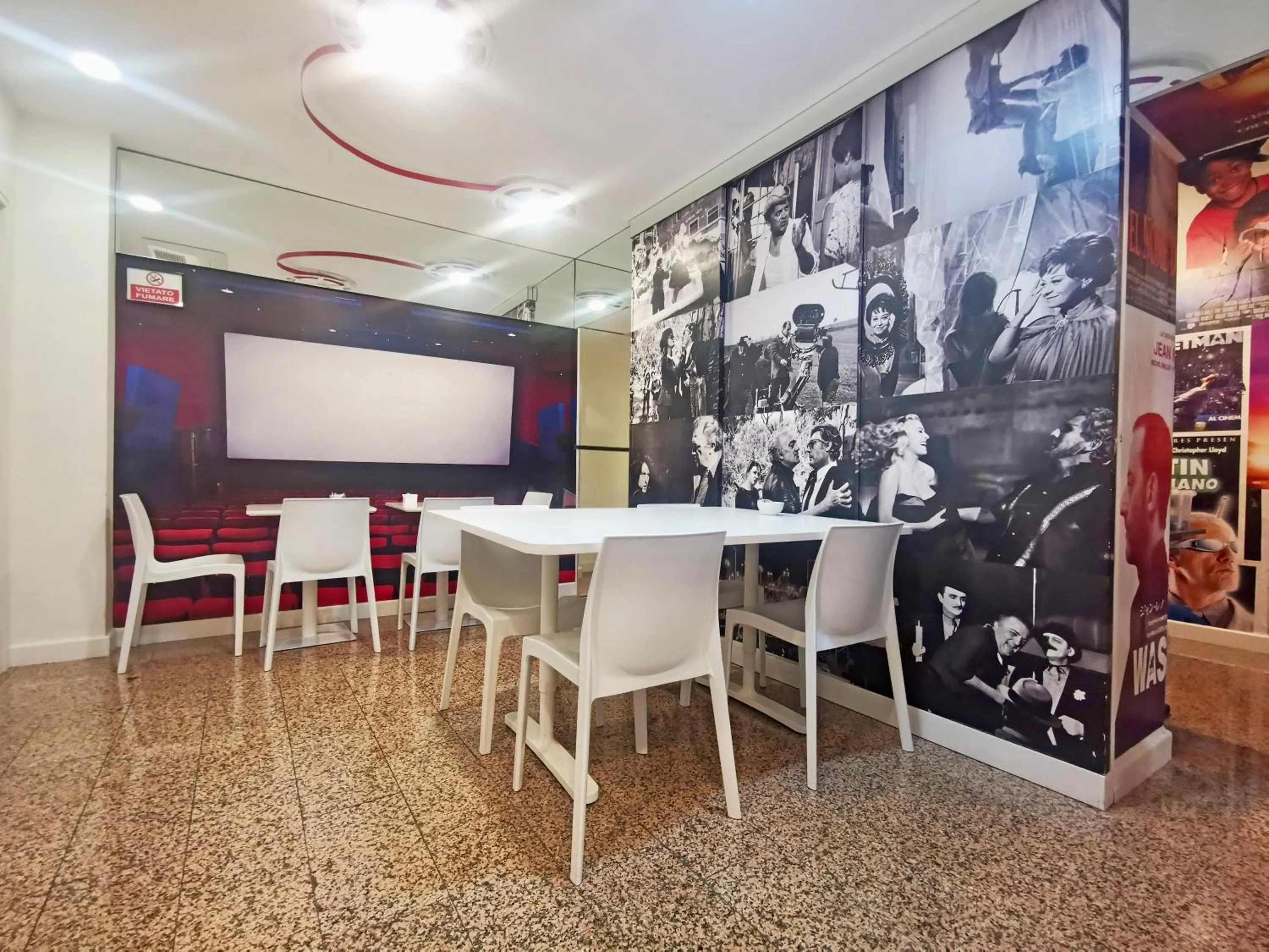 Breakfast in Red Carpet rooms