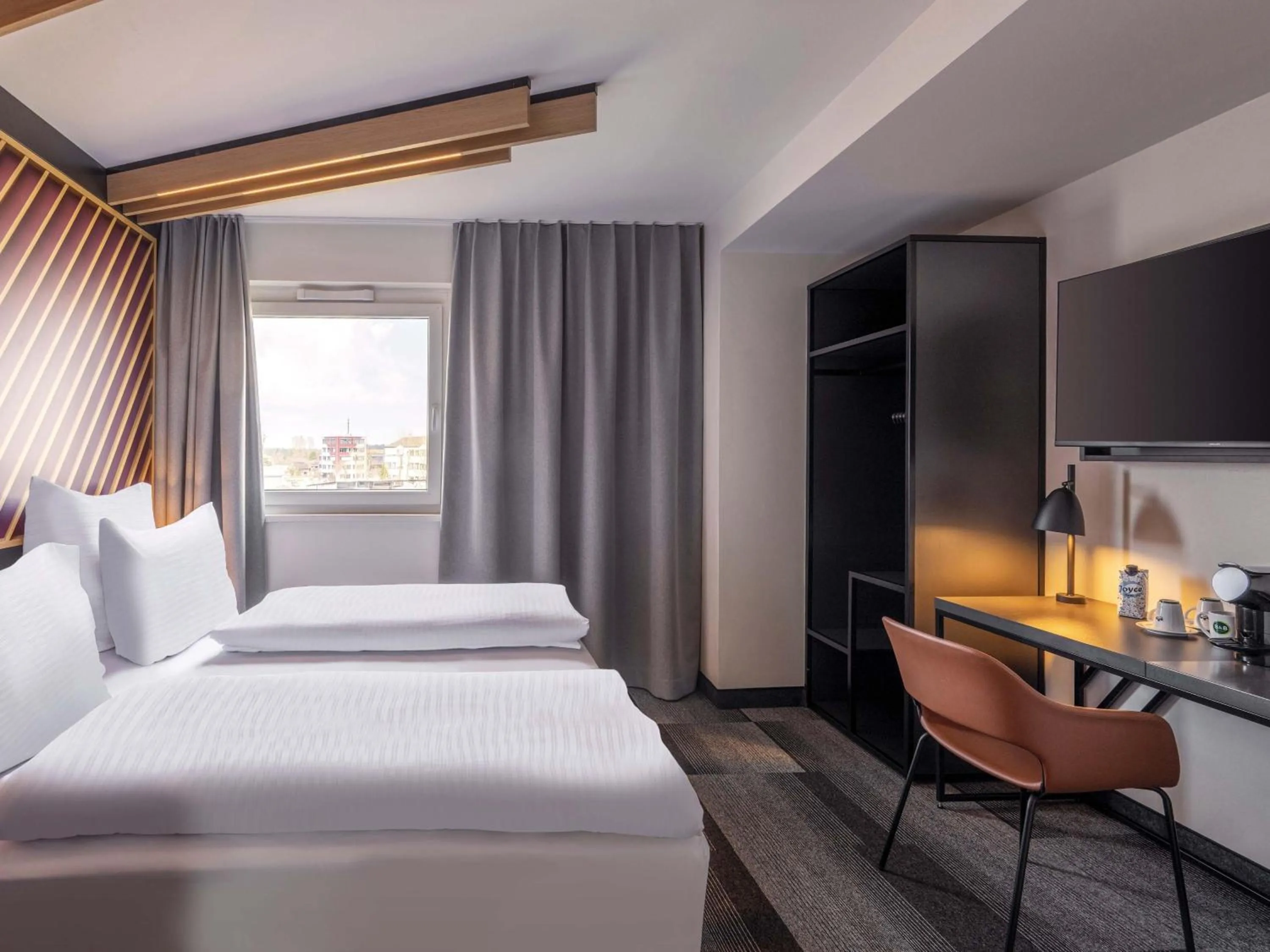 Photo of the whole room, Bed in B&B Hotel Erlangen-Süd