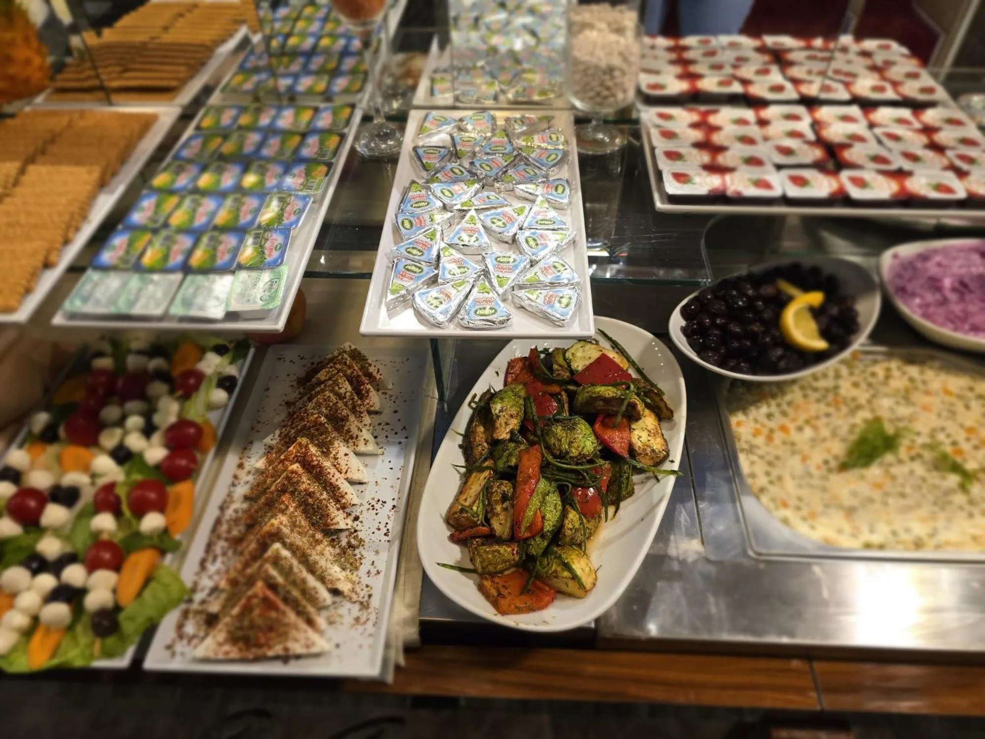 Food in Maranda Suit Hotel