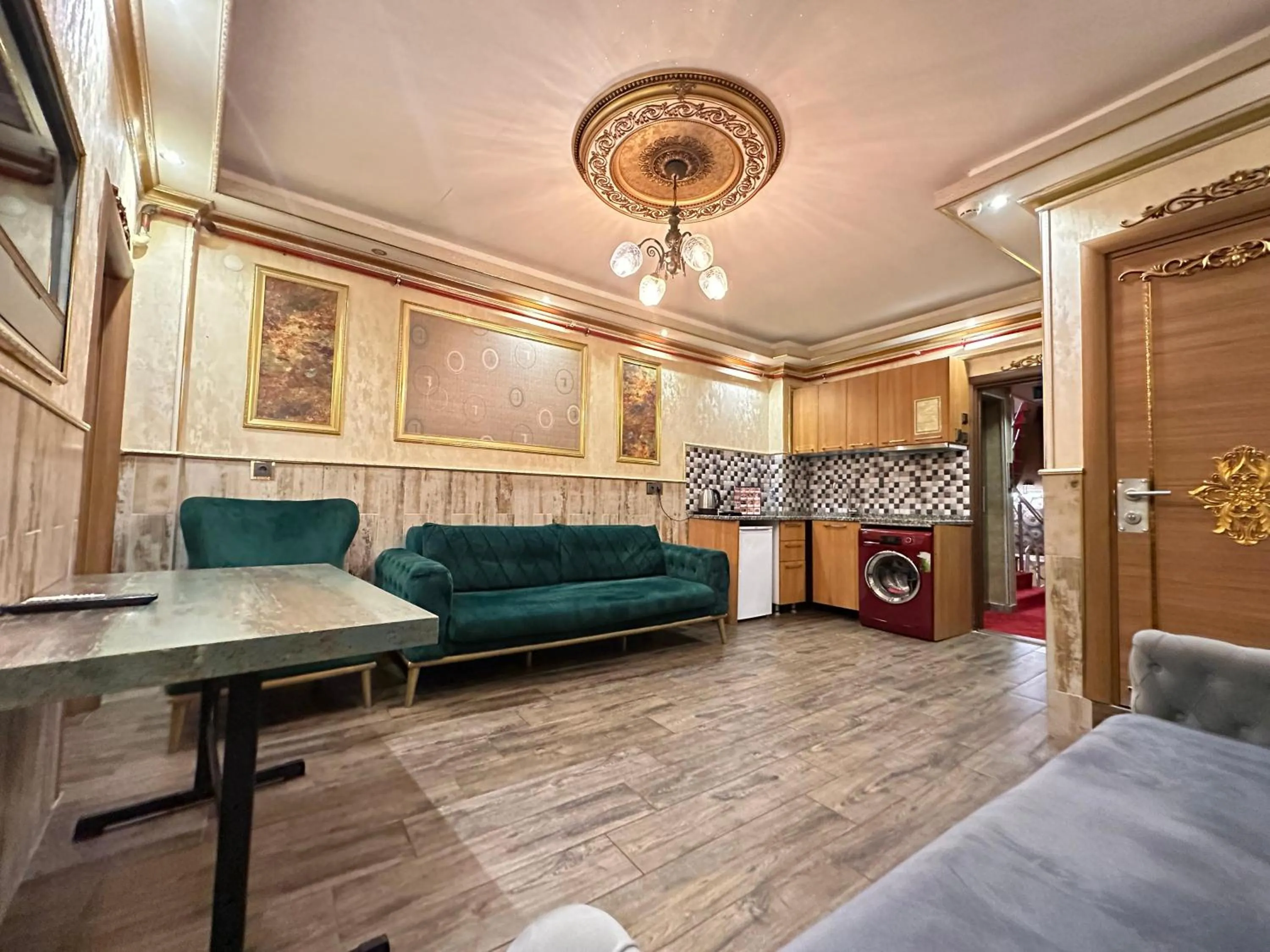 Living room in Maranda Suit Hotel