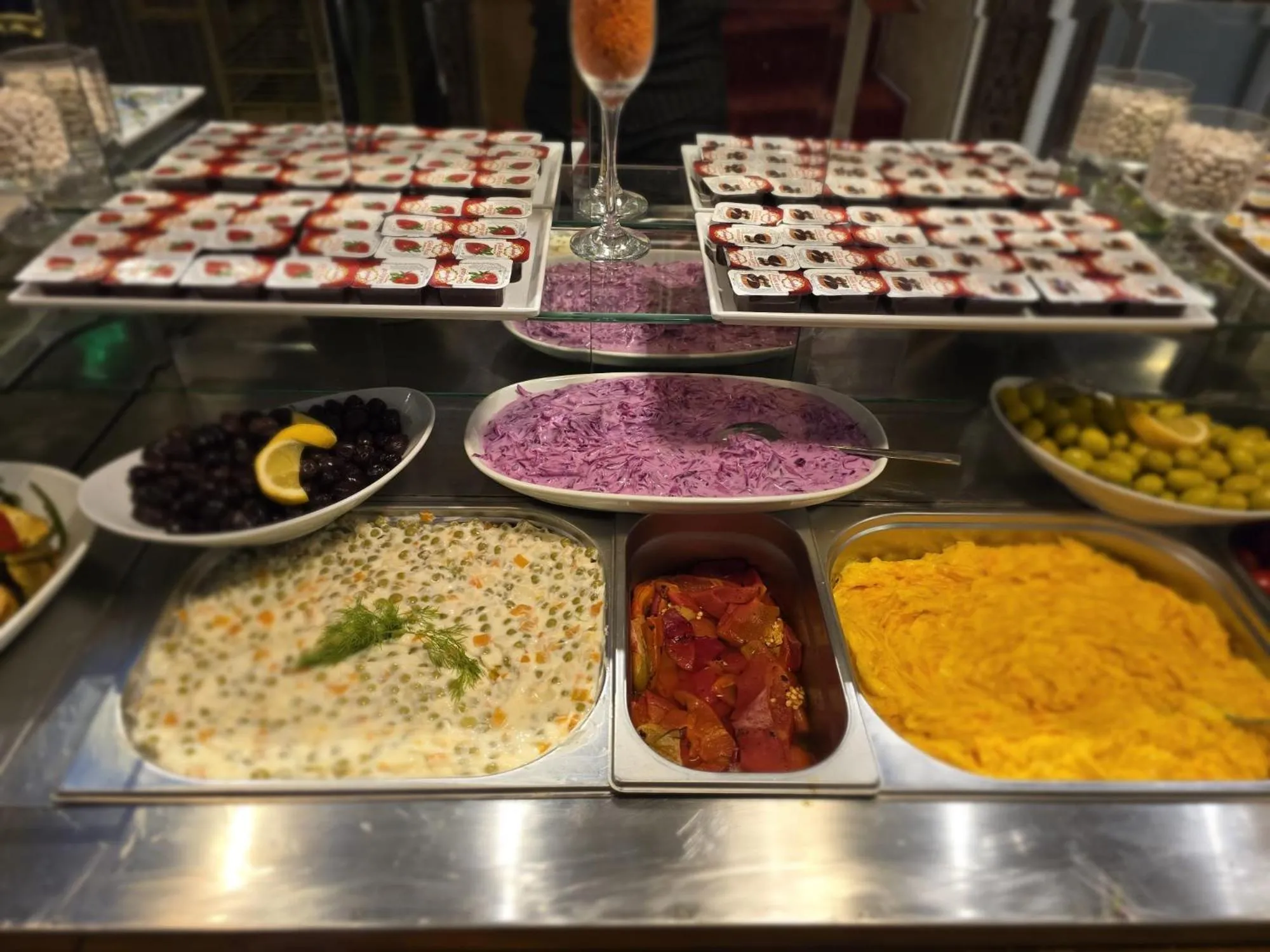 Food in Maranda Suit Hotel