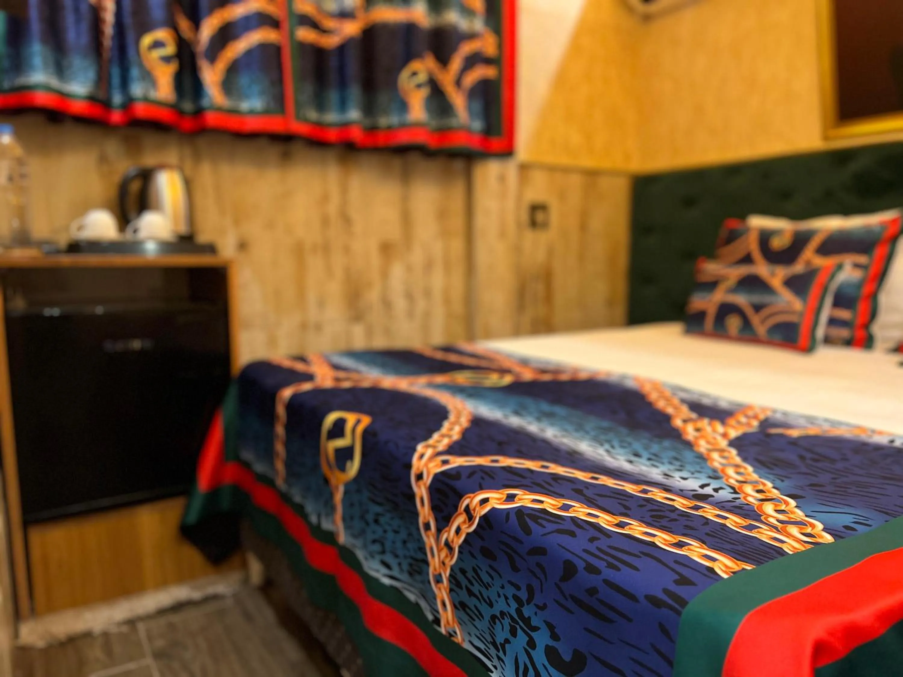 Coffee/tea facilities, Bed in Maranda Suit Hotel