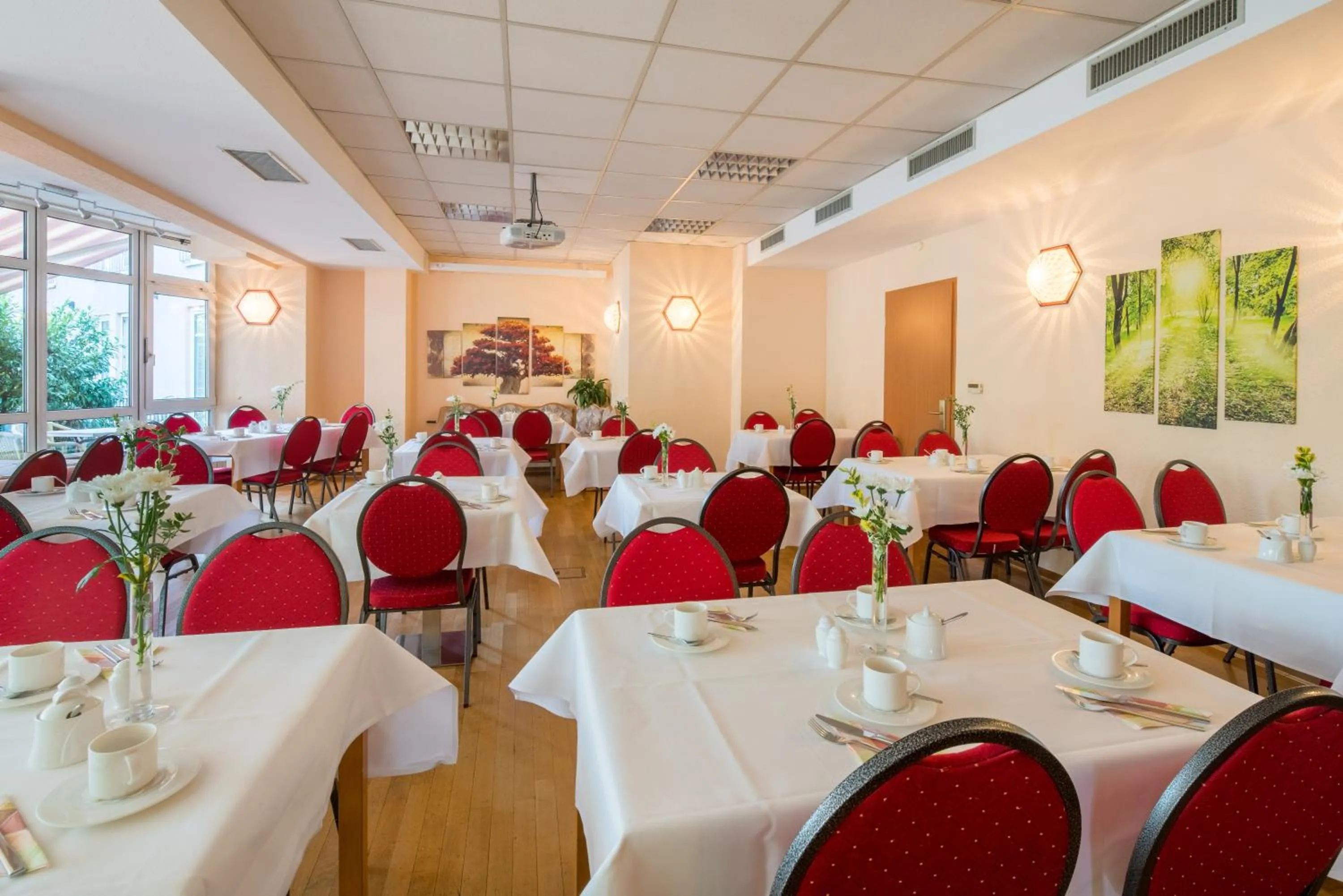 Restaurant/places to eat in Hotel Lohr am Main by Michel Hotels