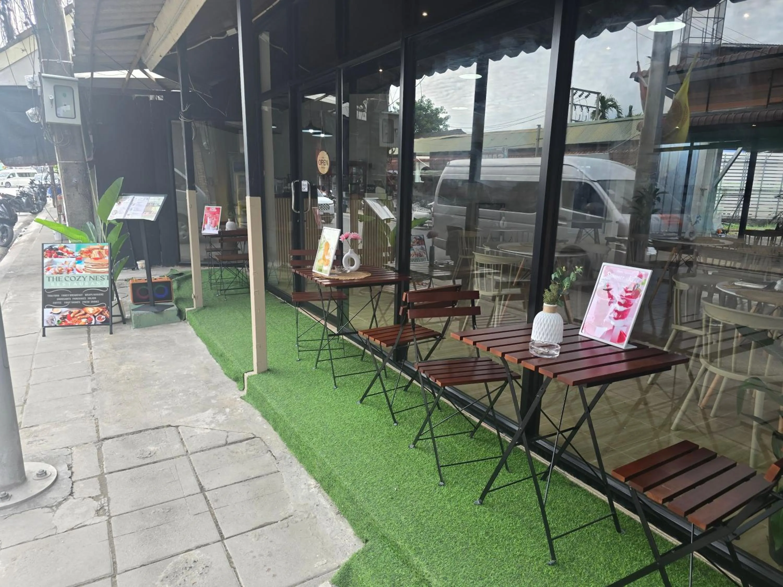 Restaurant/places to eat in H&Y Chaweng