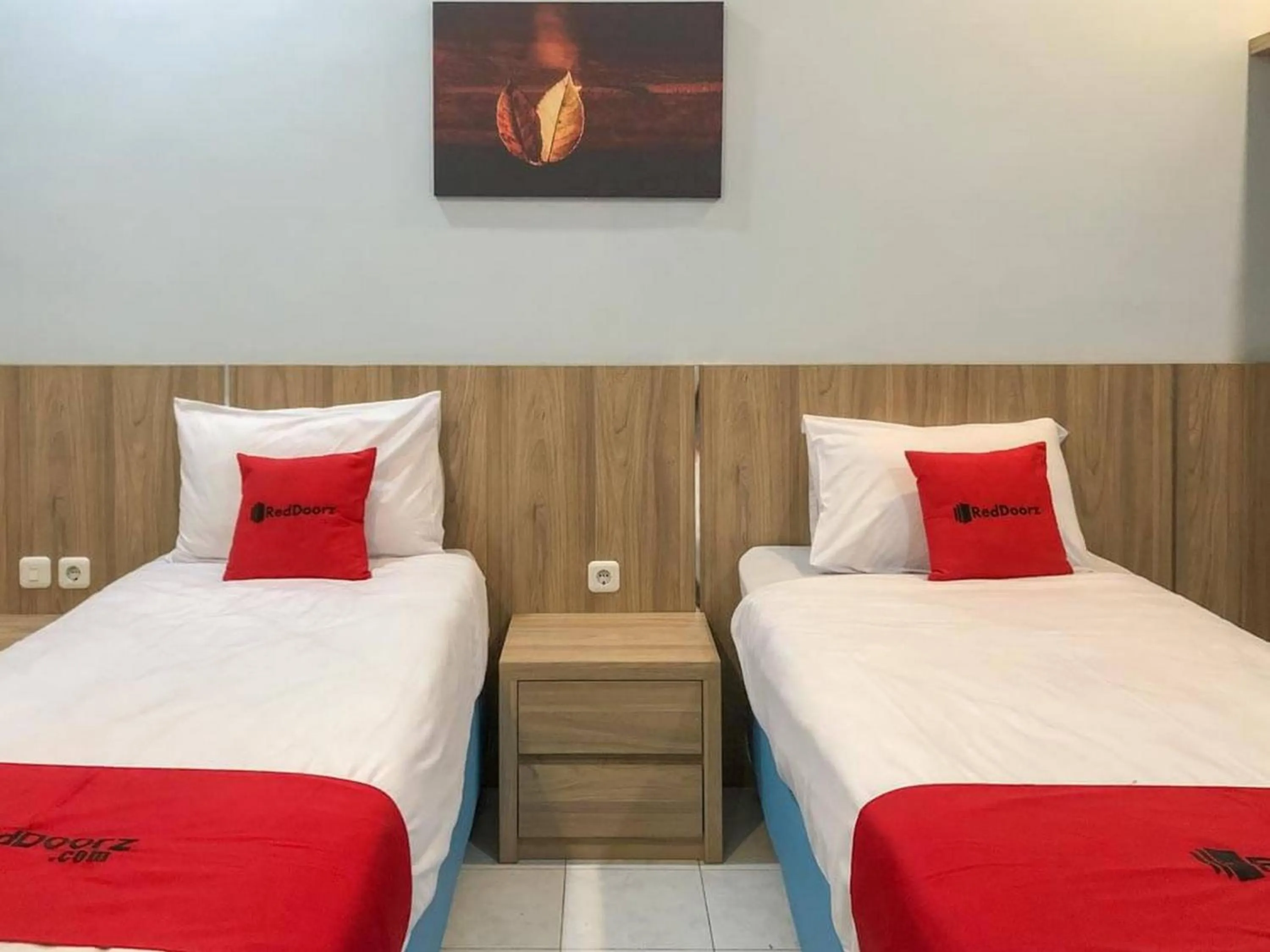 Bedroom, Bed in RedDoorz Syariah near Taman Rekreasi Sengkaling 2