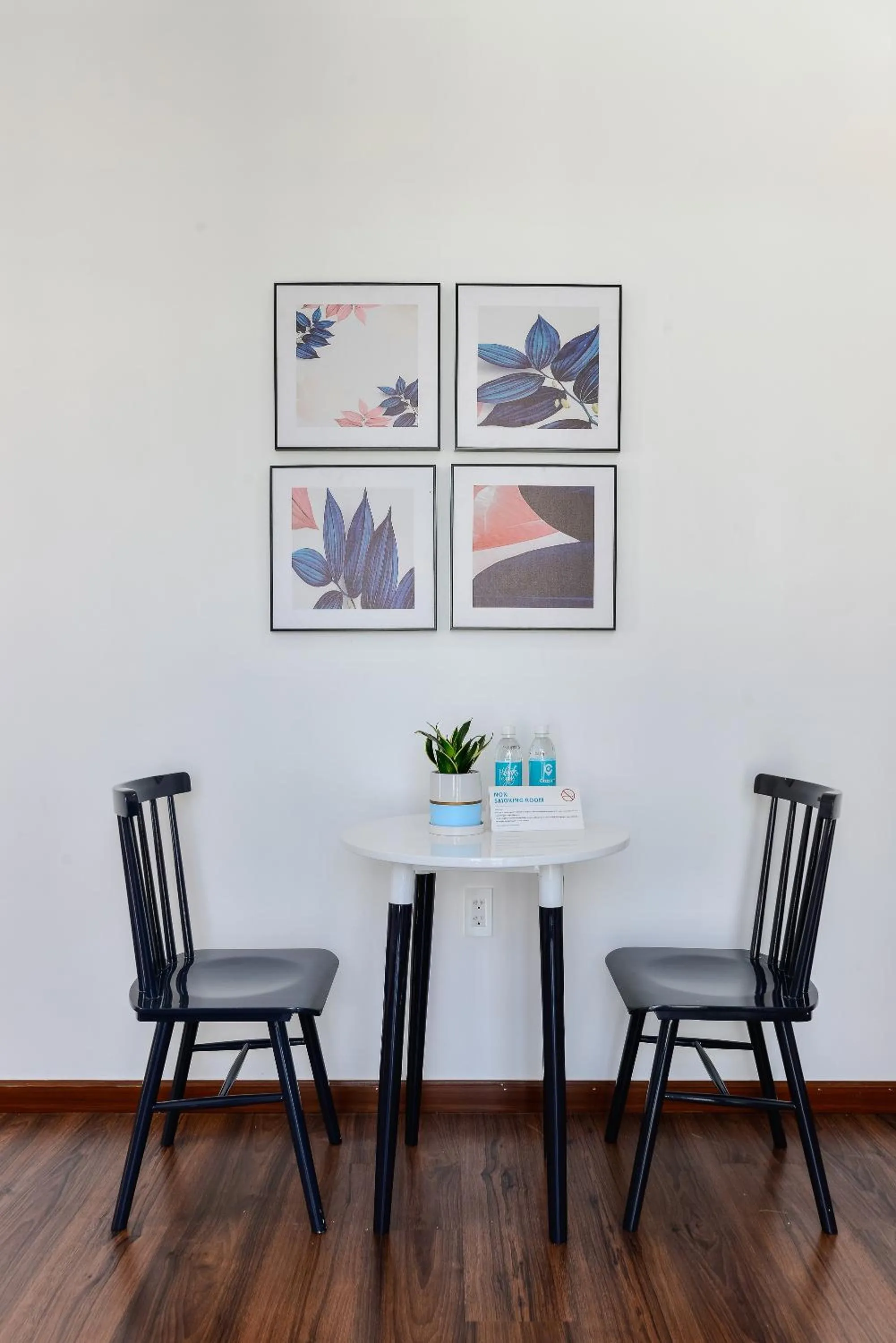 Dining area in Cozrum Homes The Gallery Residence