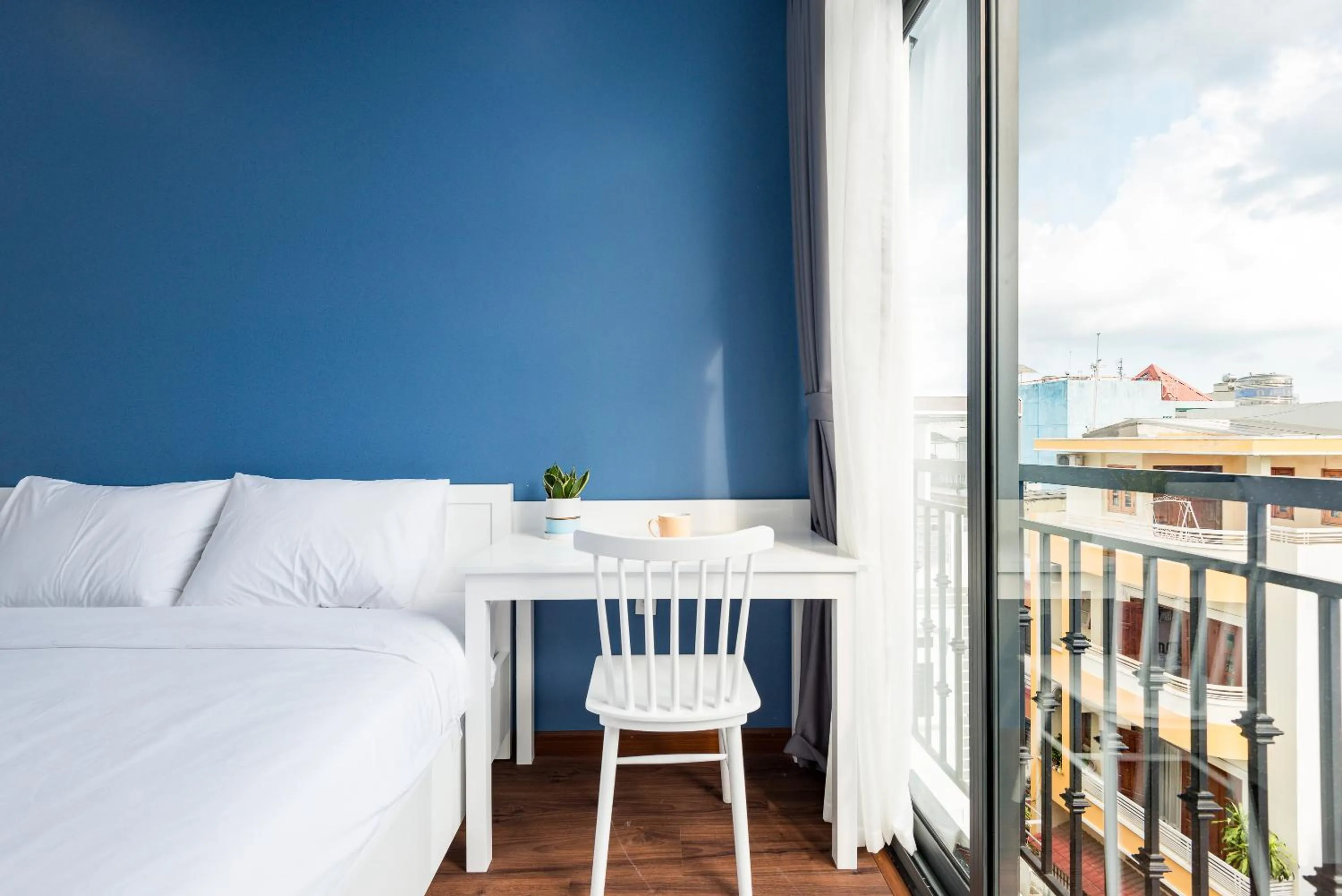 Balcony/Terrace, Bed in Cozrum Homes The Gallery Residence