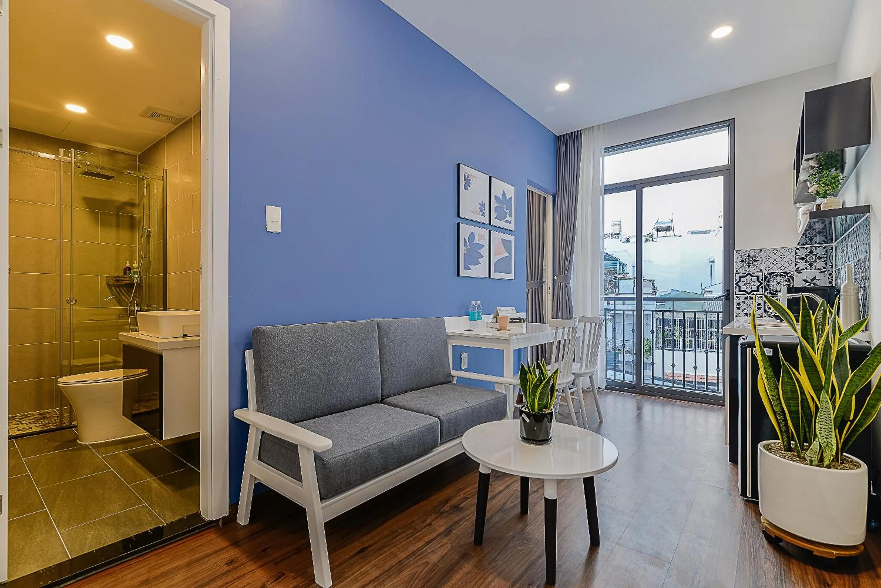 Living room in Cozrum Homes The Gallery Residence