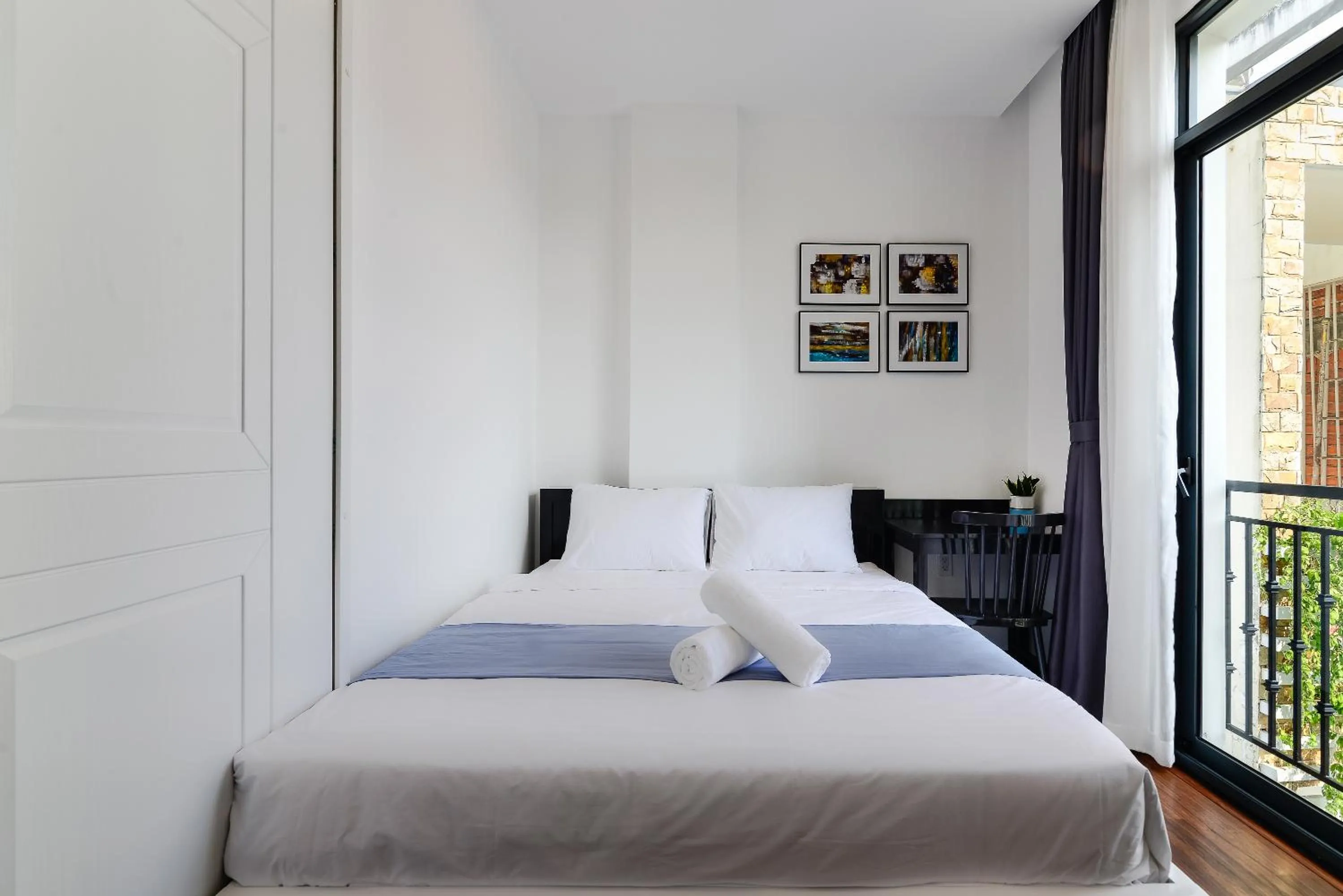 Bedroom, Bed in Cozrum Homes The Gallery Residence