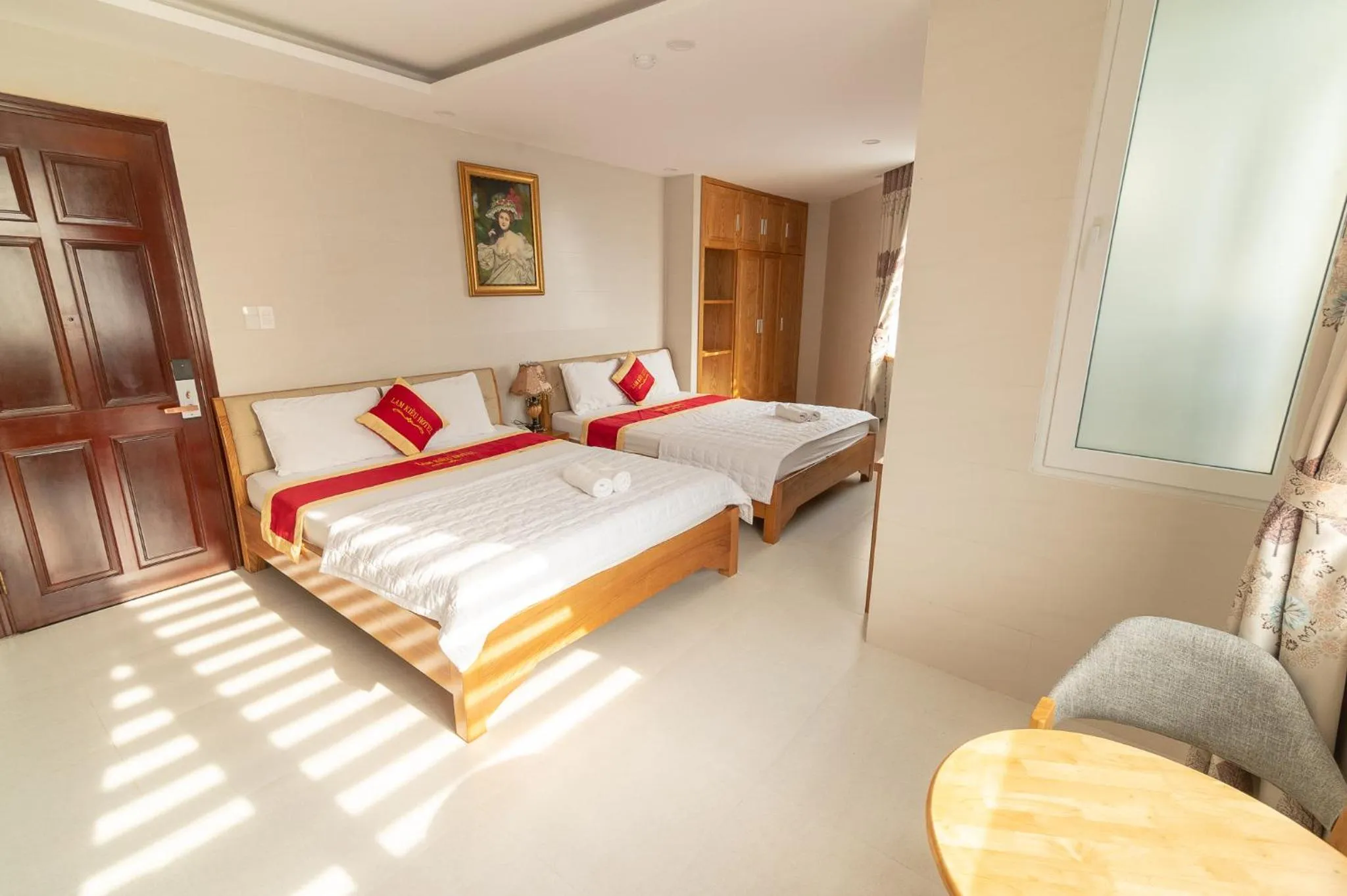 Photo of the whole room, Bed in Lam Kiều Hotel