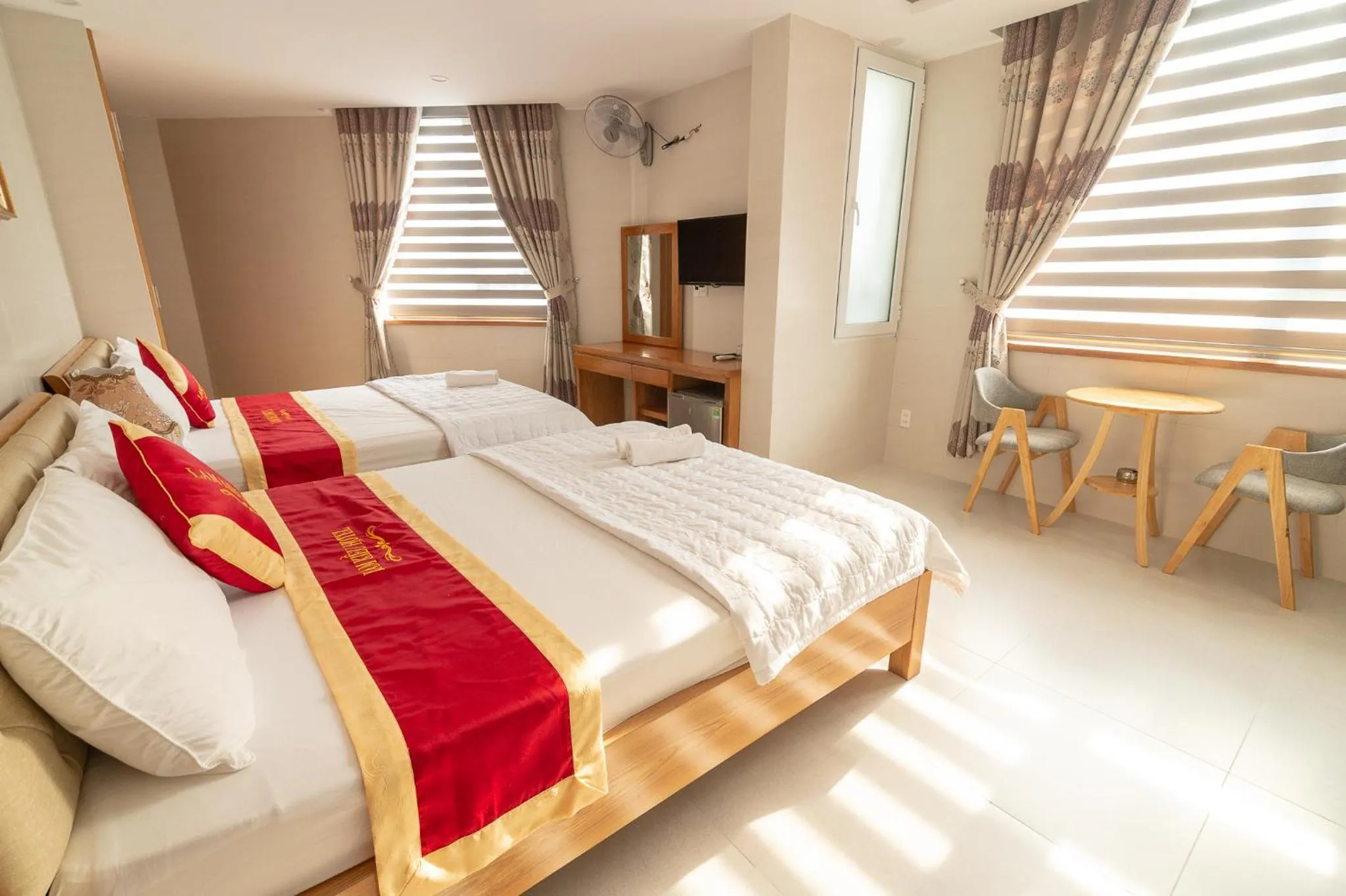 Photo of the whole room, Bed in Lam Kiều Hotel