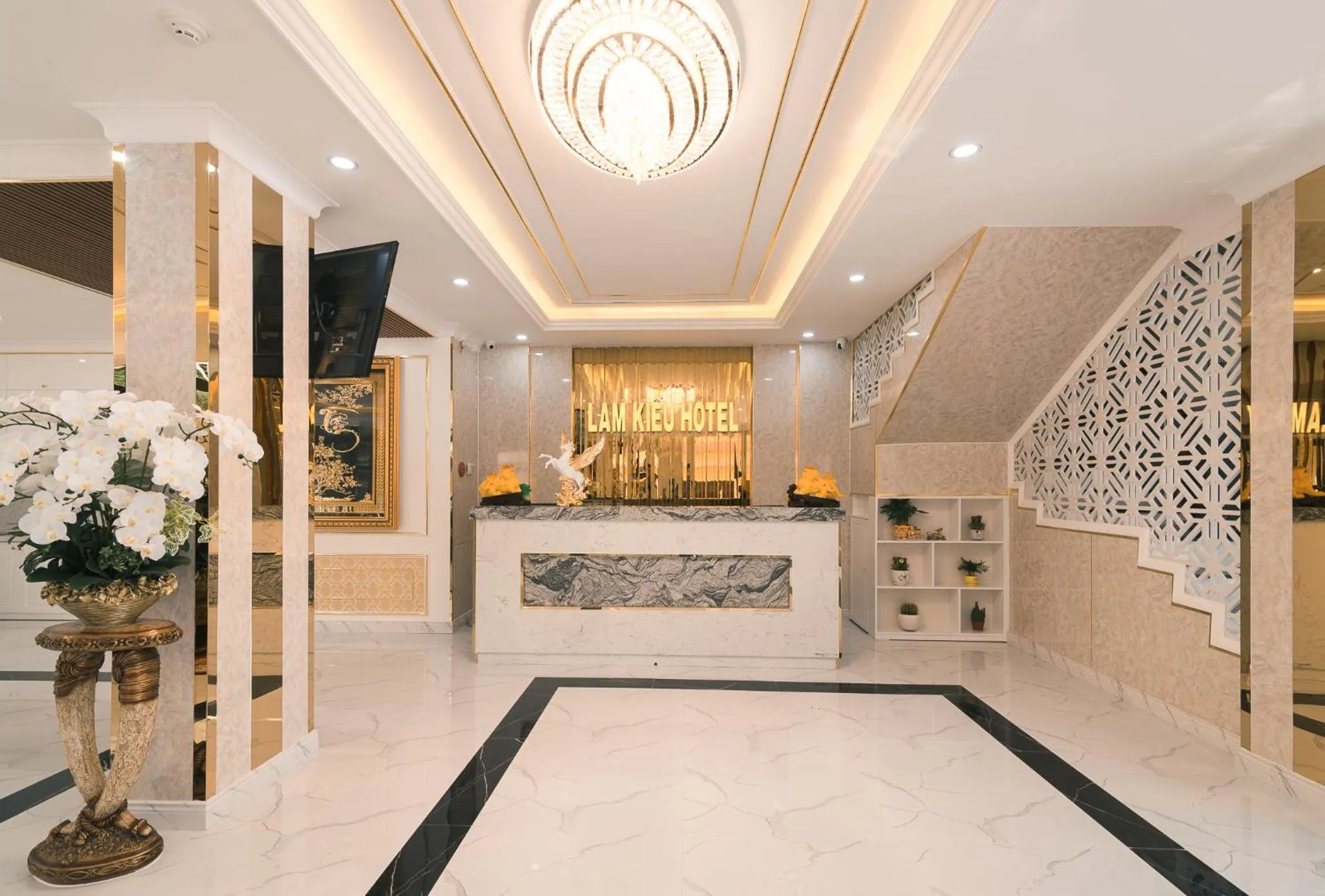 Lobby or reception in Lam Kiều Hotel
