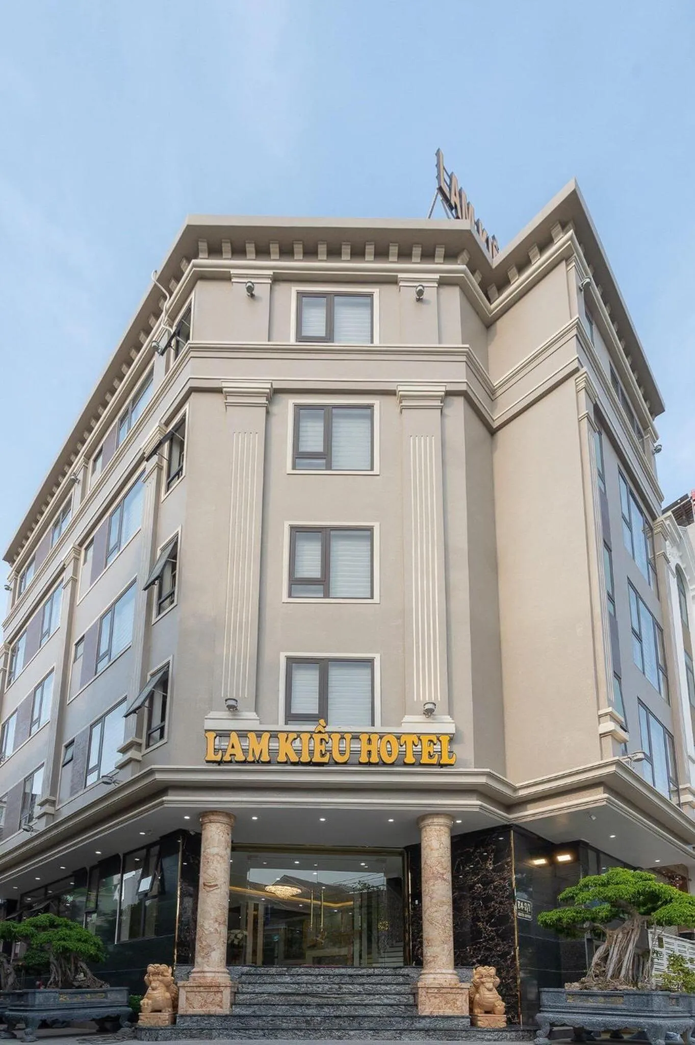 Property building in Lam Kiều Hotel