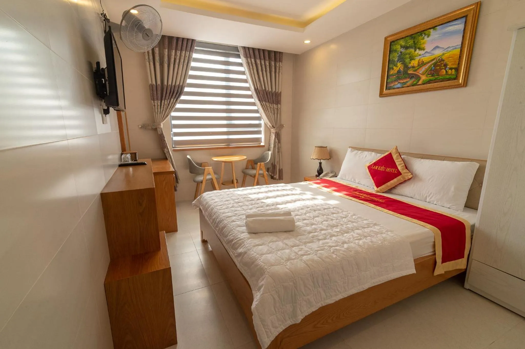 Photo of the whole room, Bed in Lam Kiều Hotel