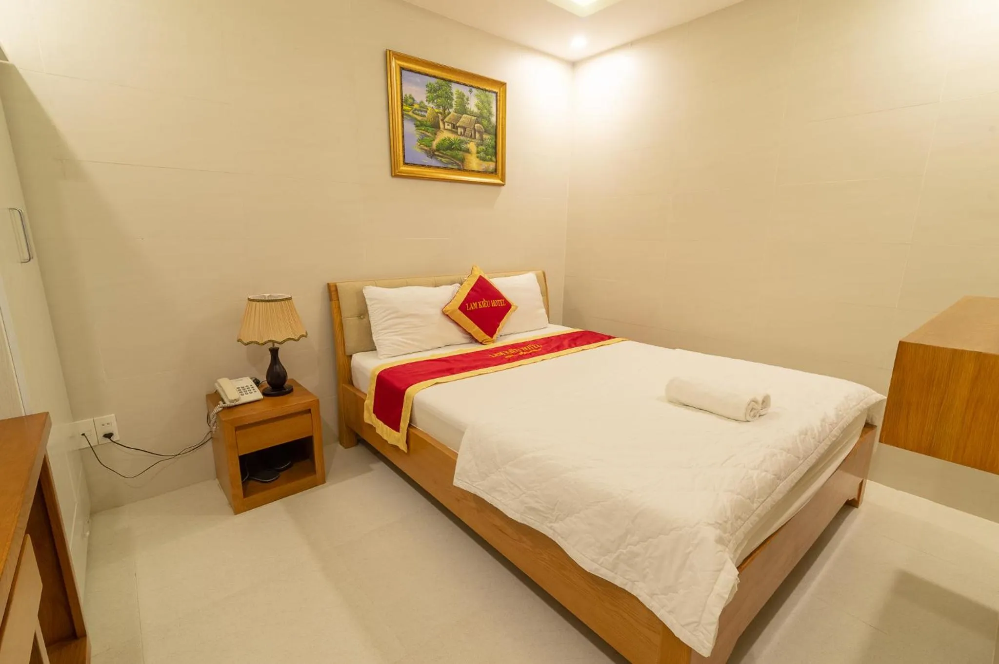 Photo of the whole room, Bed in Lam Kiều Hotel