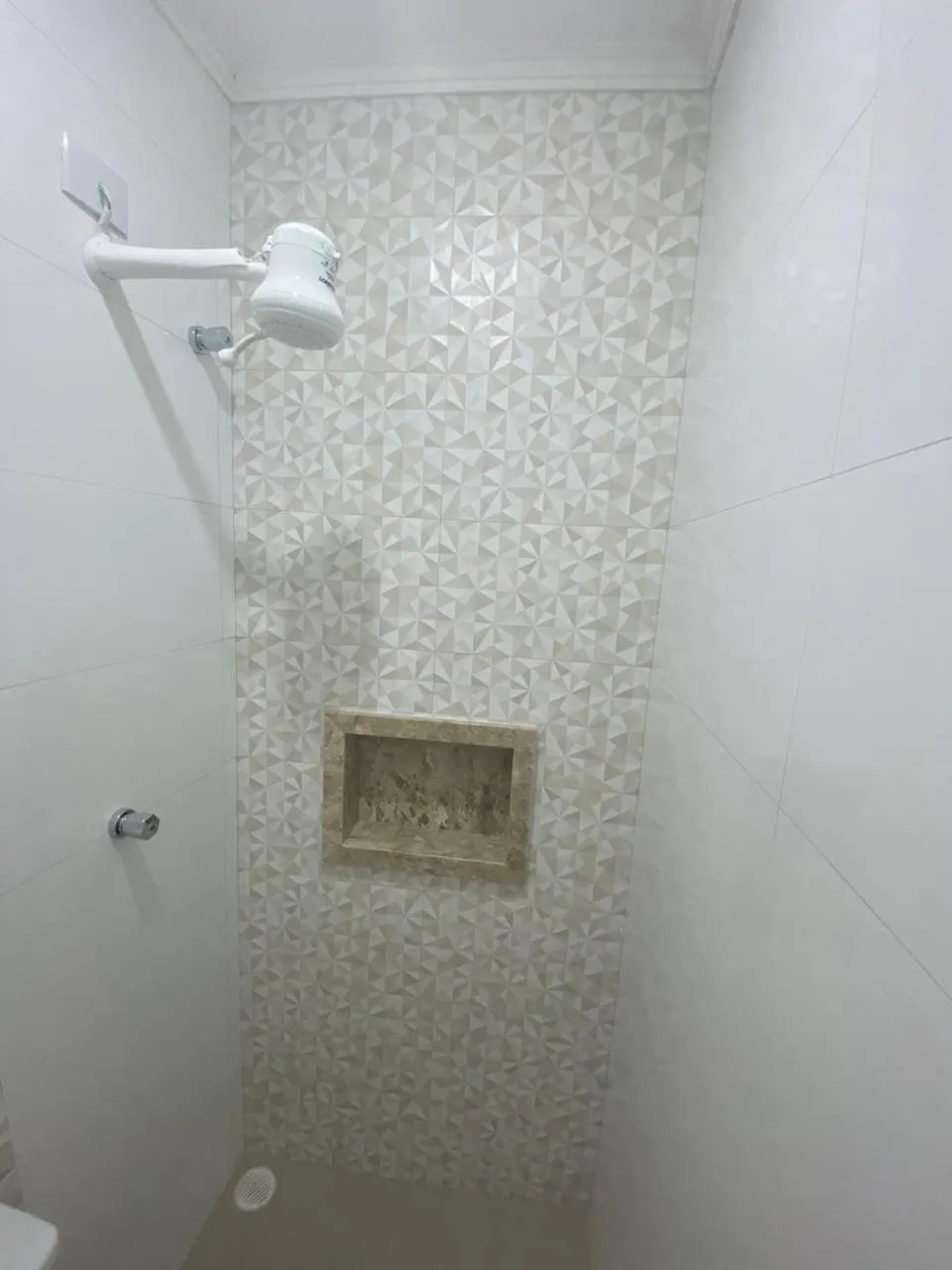 Shower in Hotel Quintino