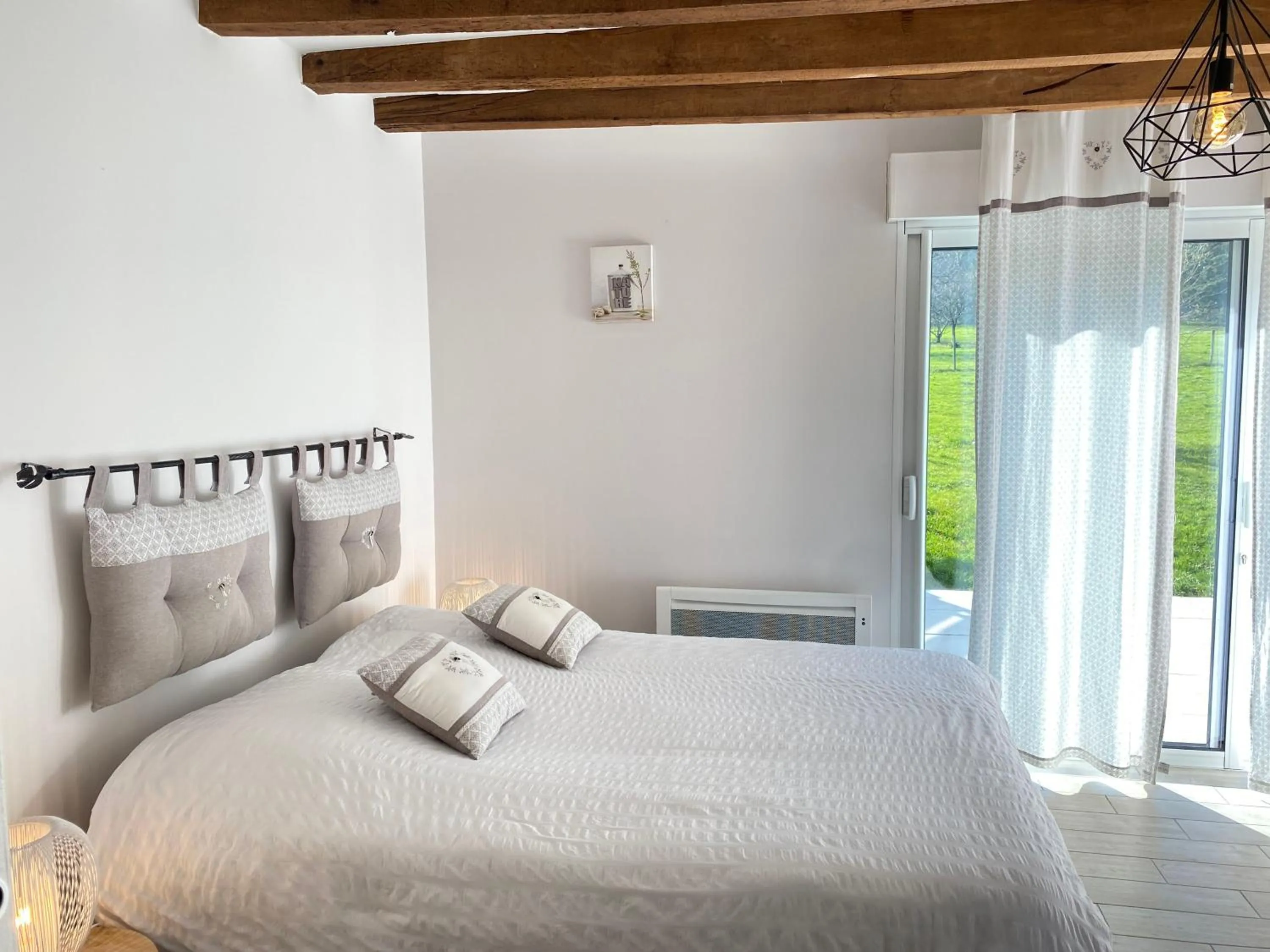 Coffee/tea facilities, Bed in Les Mariniers Chambres d'Hôtes -Guest House - Bain nordique en option