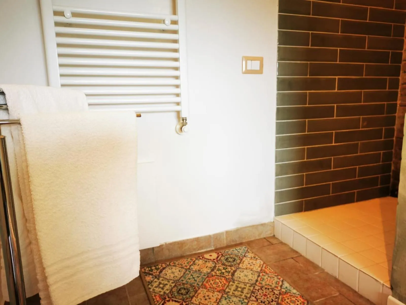 Shower in Dolce Farnetta en-Suite Spa & Yoga