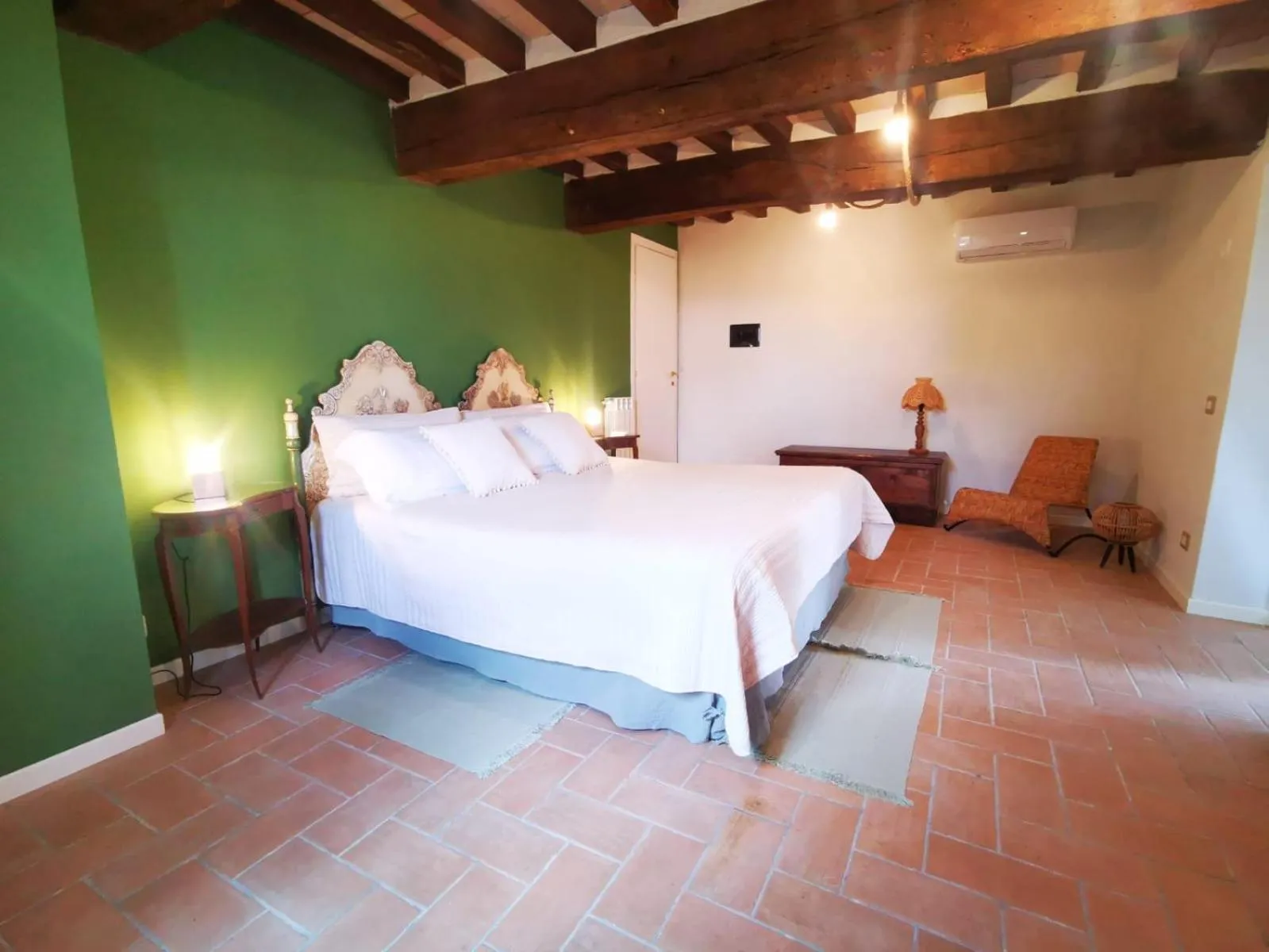 Photo of the whole room in Dolce Farnetta en-Suite Spa & Yoga