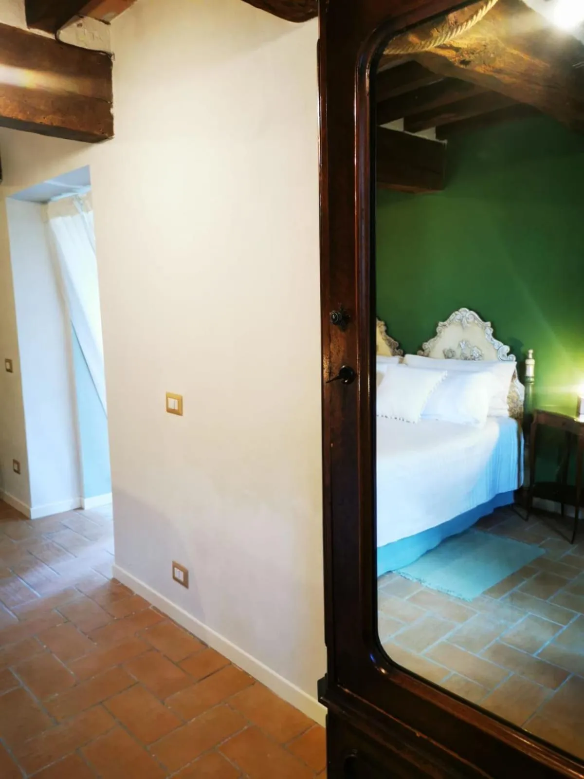 Decorative detail in Dolce Farnetta en-Suite Spa & Yoga