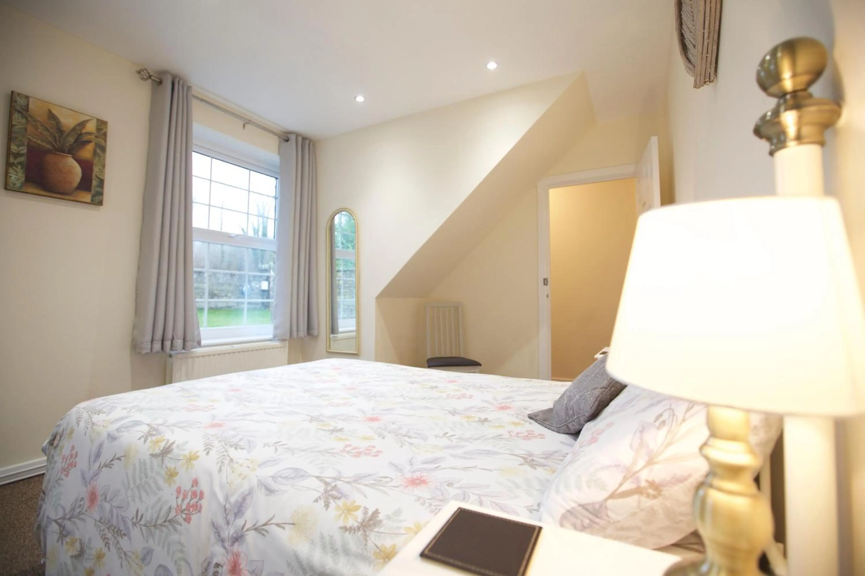 Photo of the whole room in Trelaske Manor Cottage