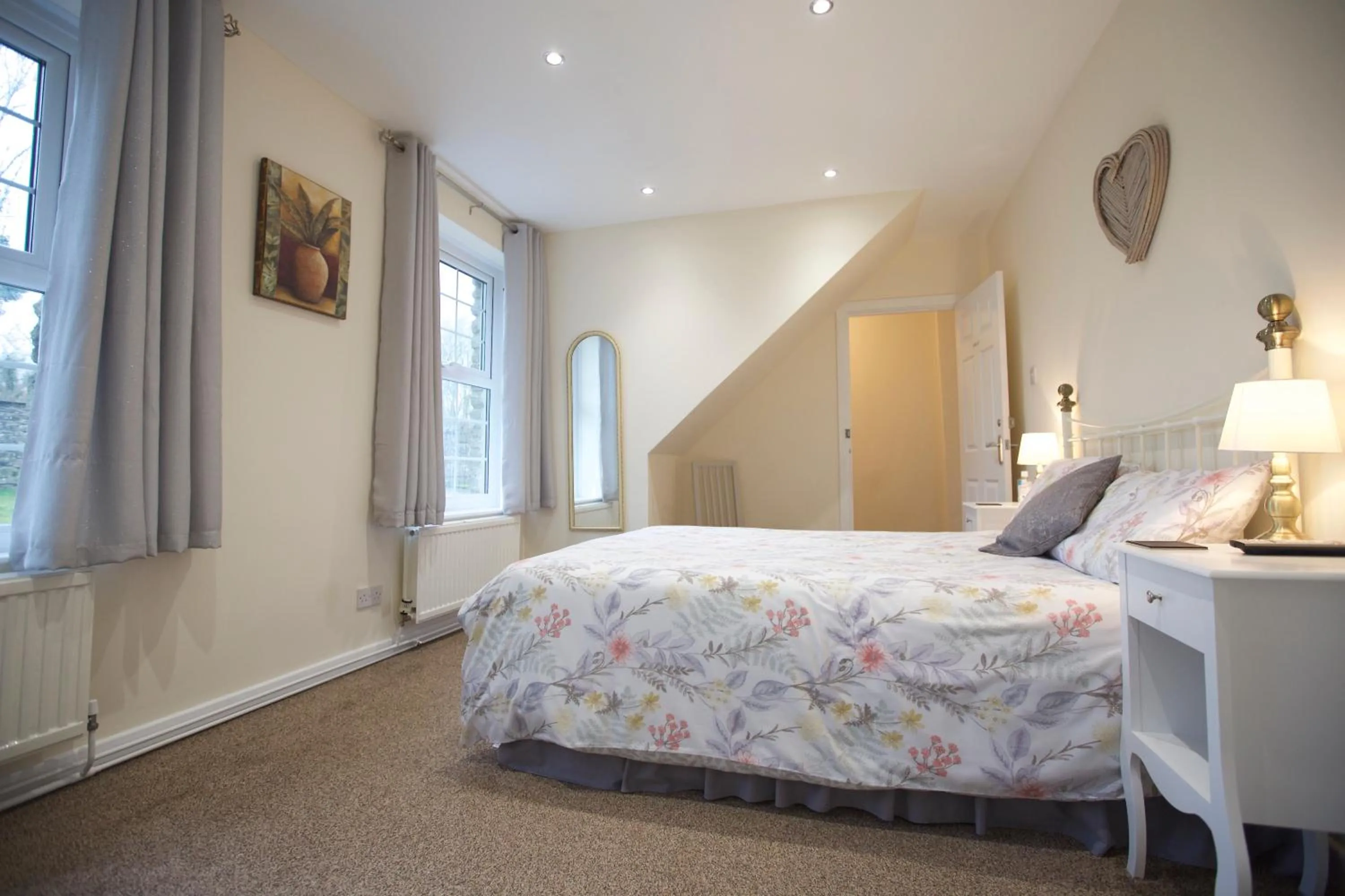 Photo of the whole room in Trelaske Manor Cottage