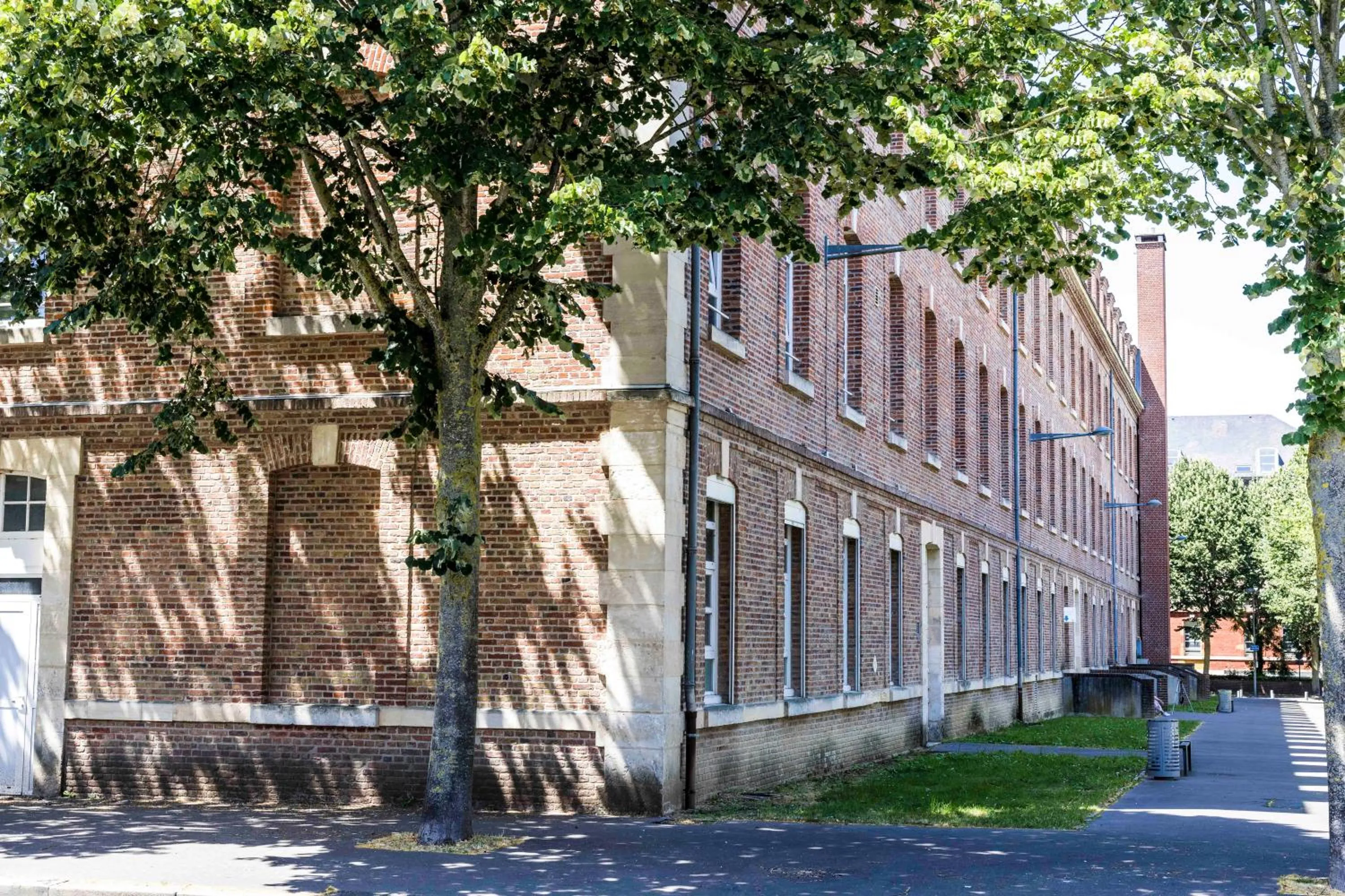 Property building in Auberge de Jeunesse HI Amiens