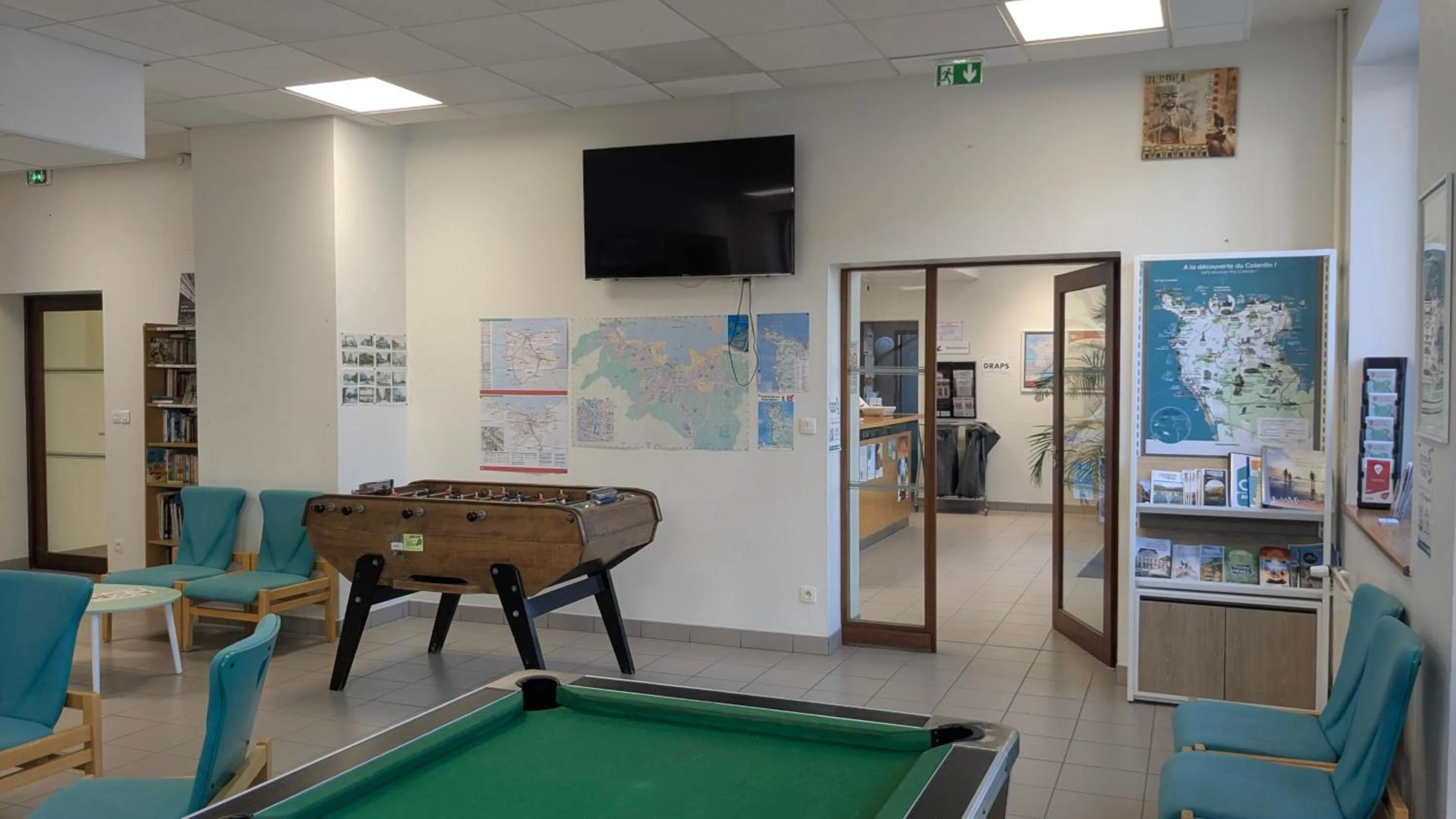 Game Room in Auberge de Jeunesse HI Cherbourg