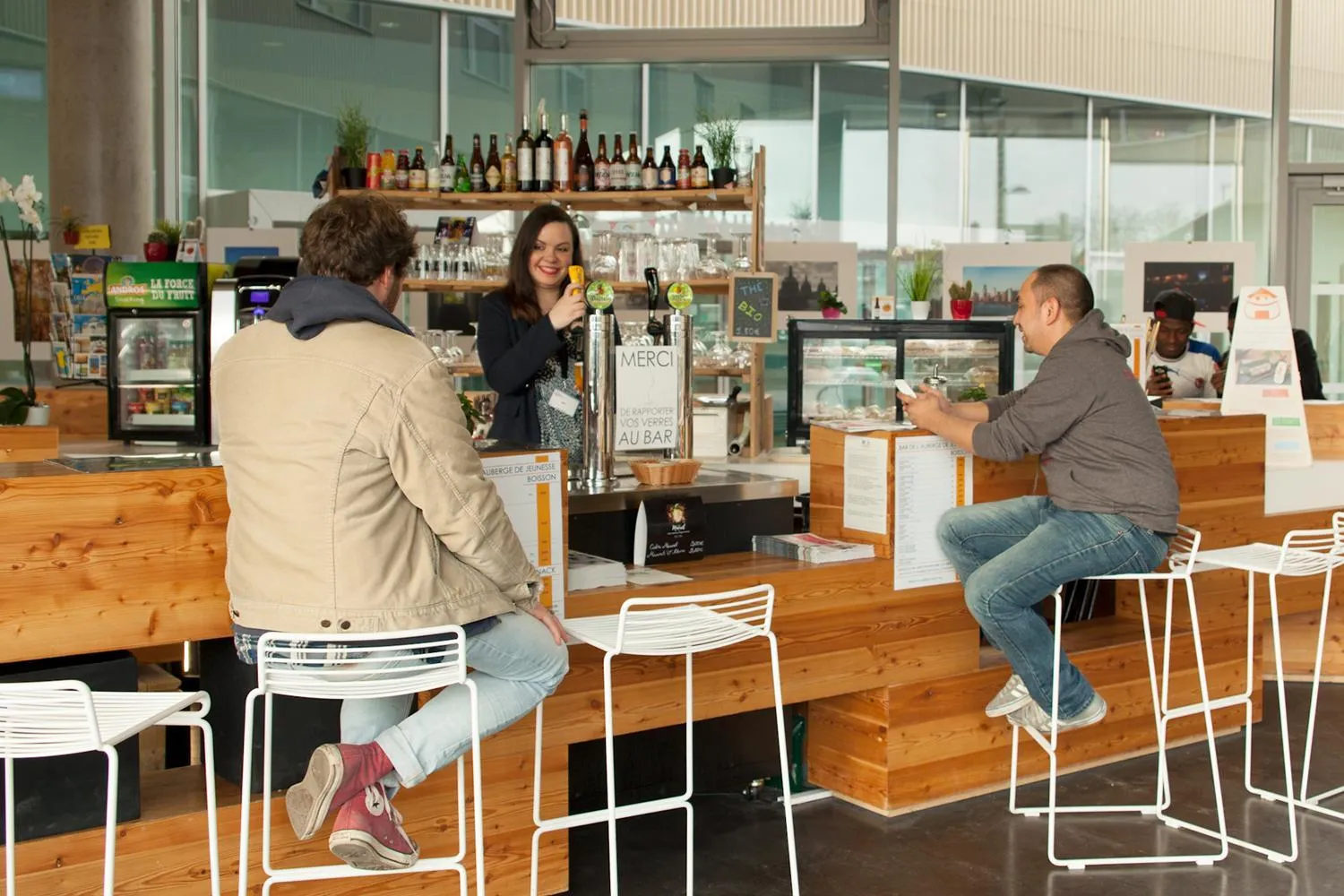 Lounge or bar in Auberge de Jeunesse HI Lille