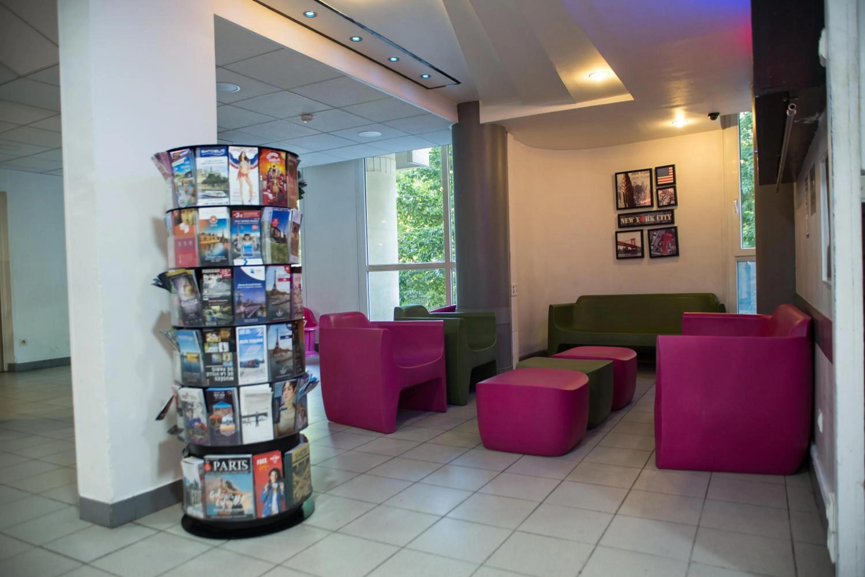 Lobby or reception in Auberge de Jeunesse HI Paris Le d'Artagnan