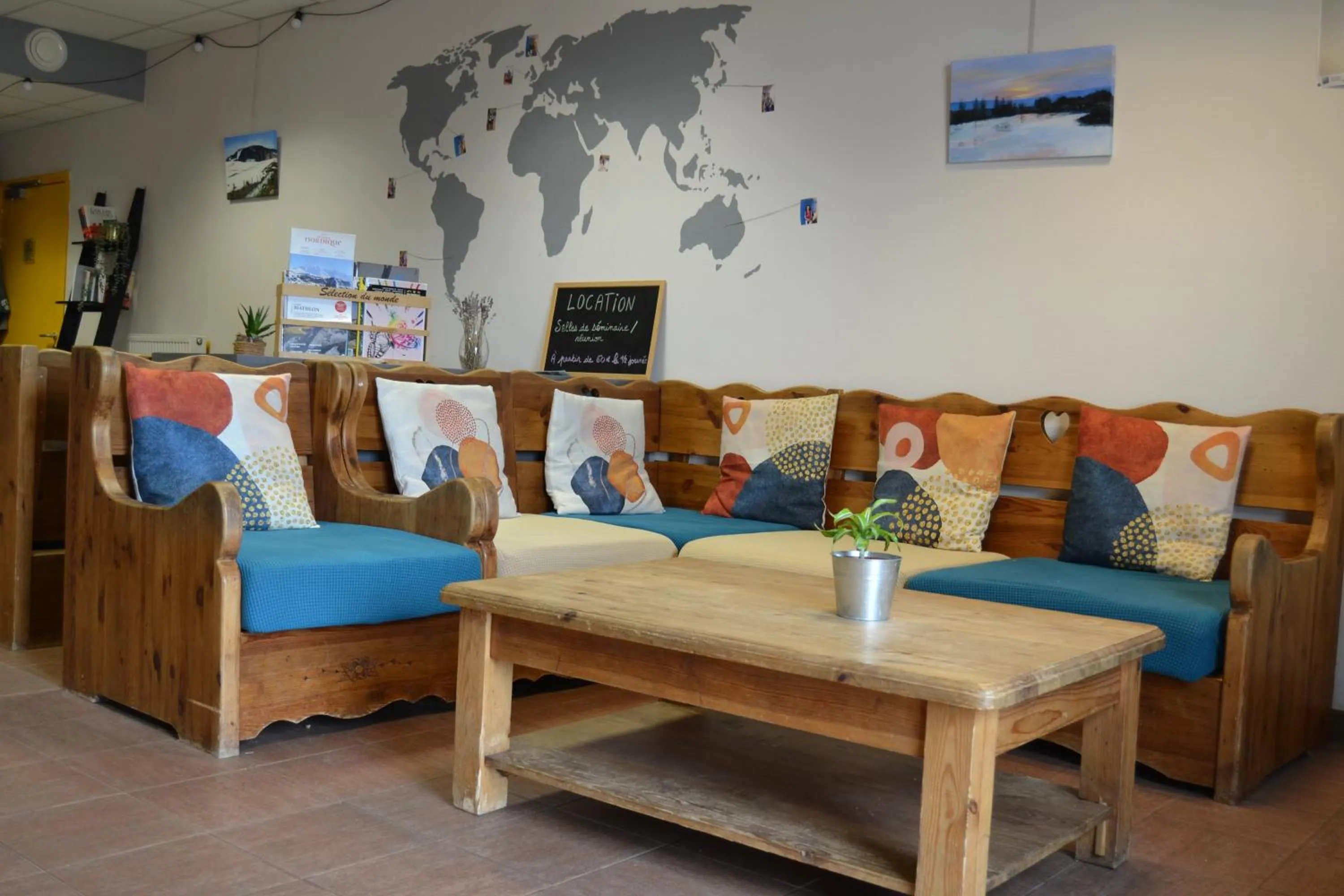Living room in Auberge de Jeunesse HI Pontarlier