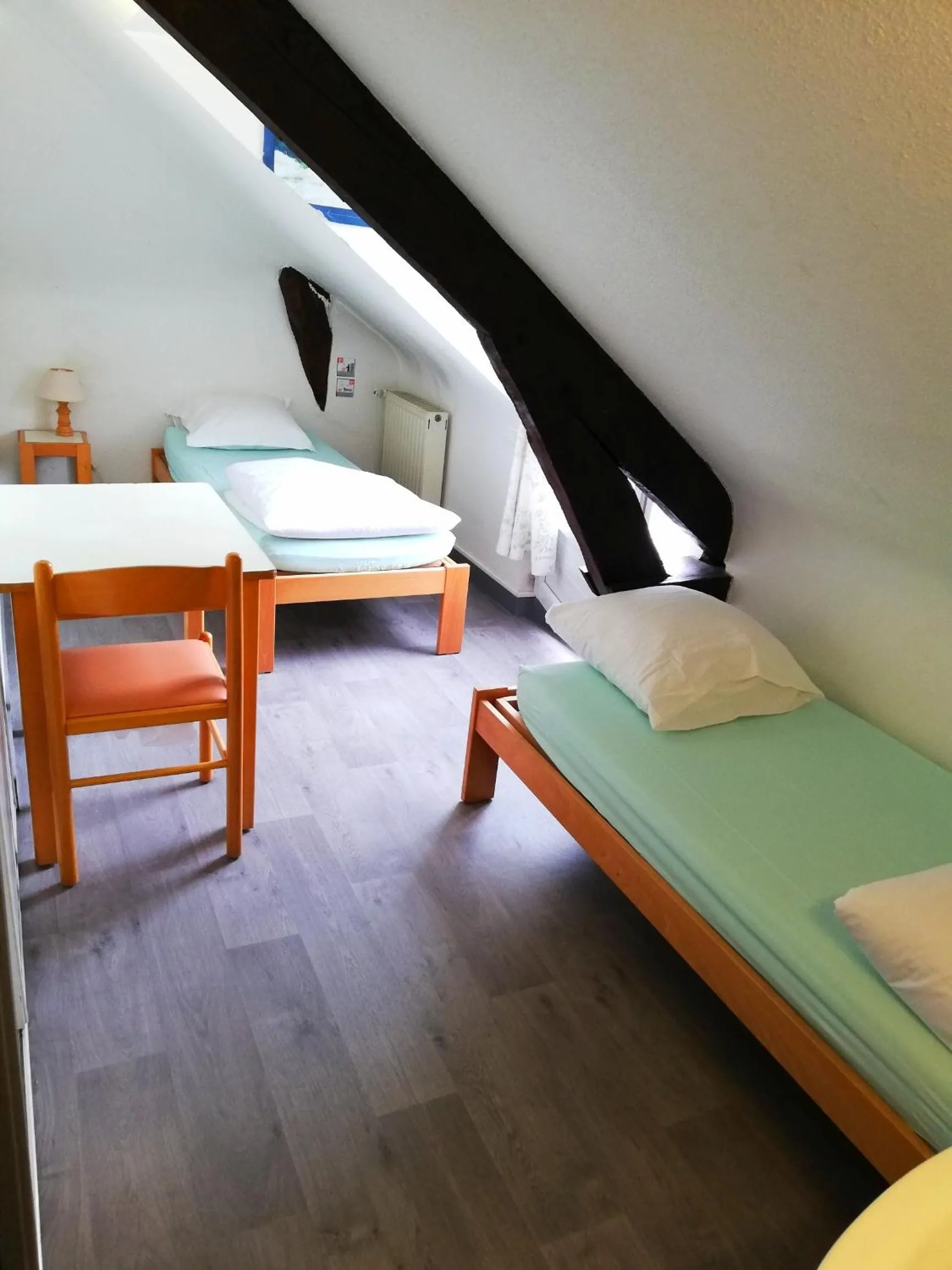 Twin Room - single occupancy in Auberge de Jeunesse HI Pontivy