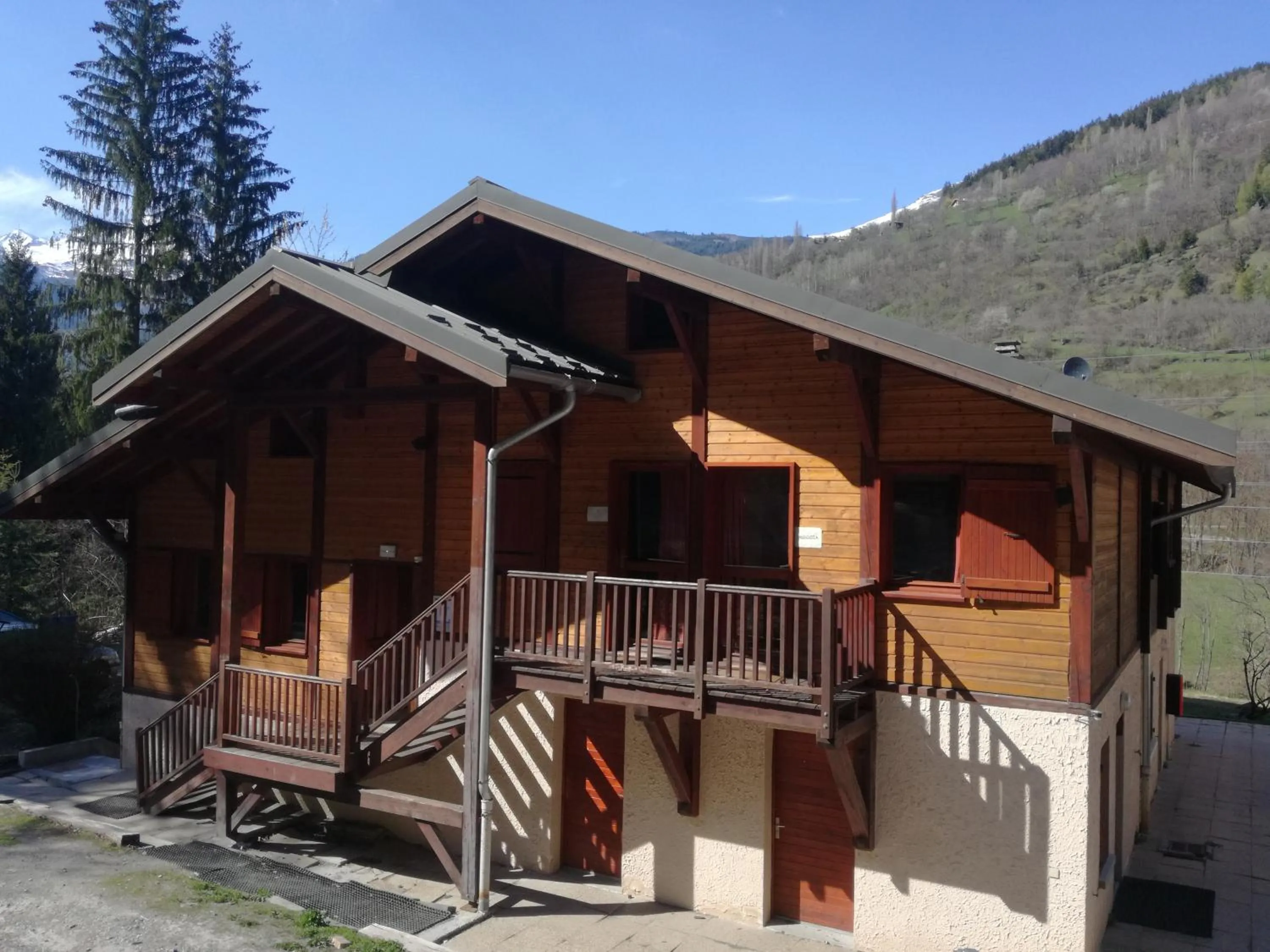 Property building in Auberge de Jeunesse HI Séez