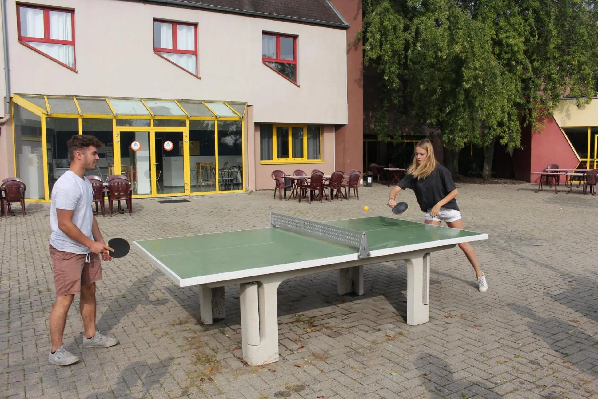 Table tennis in Auberge de Jeunesse HI Strasbourg 2 Rives