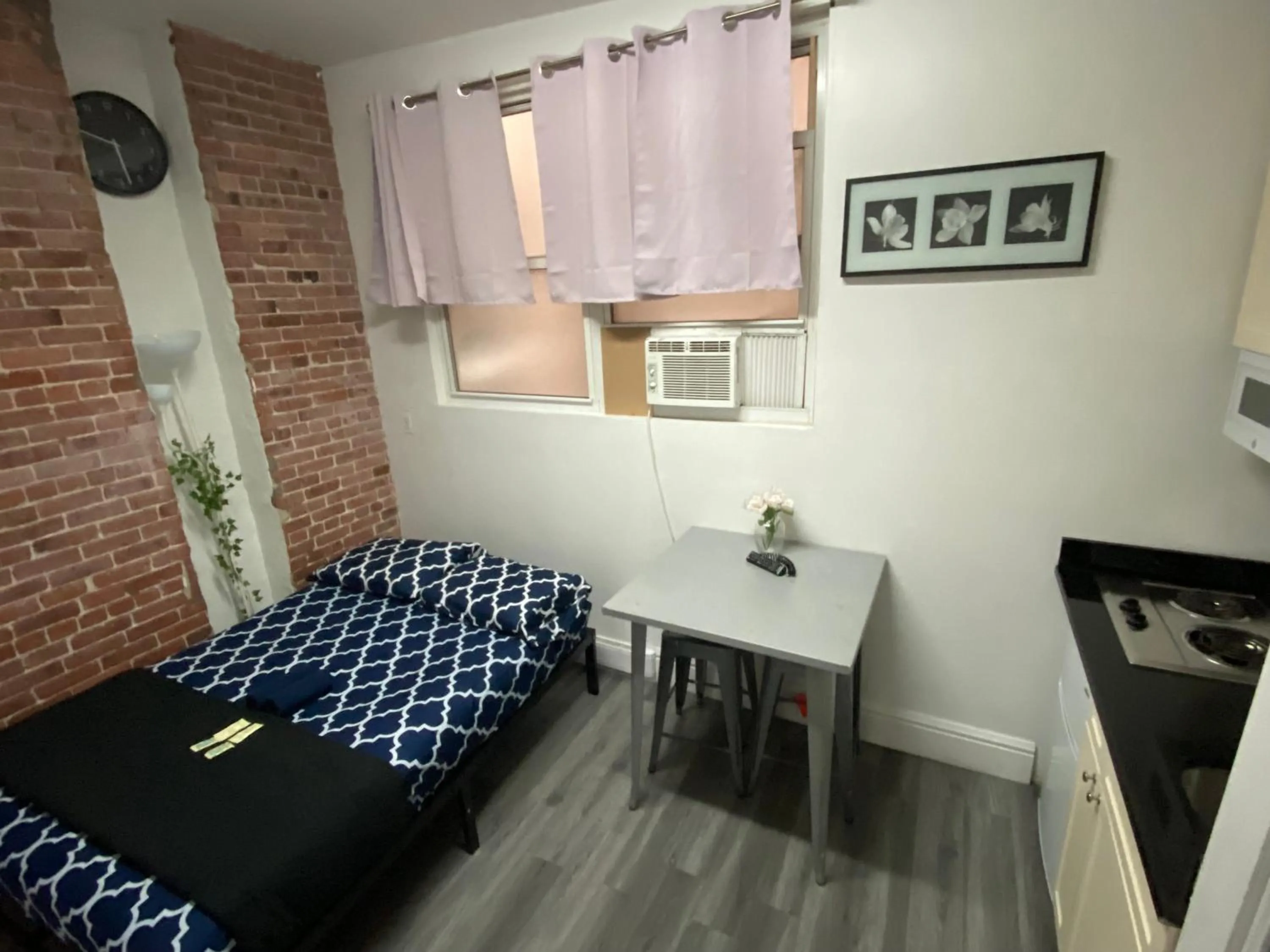 Bed in 31 Street Broadway Hotel