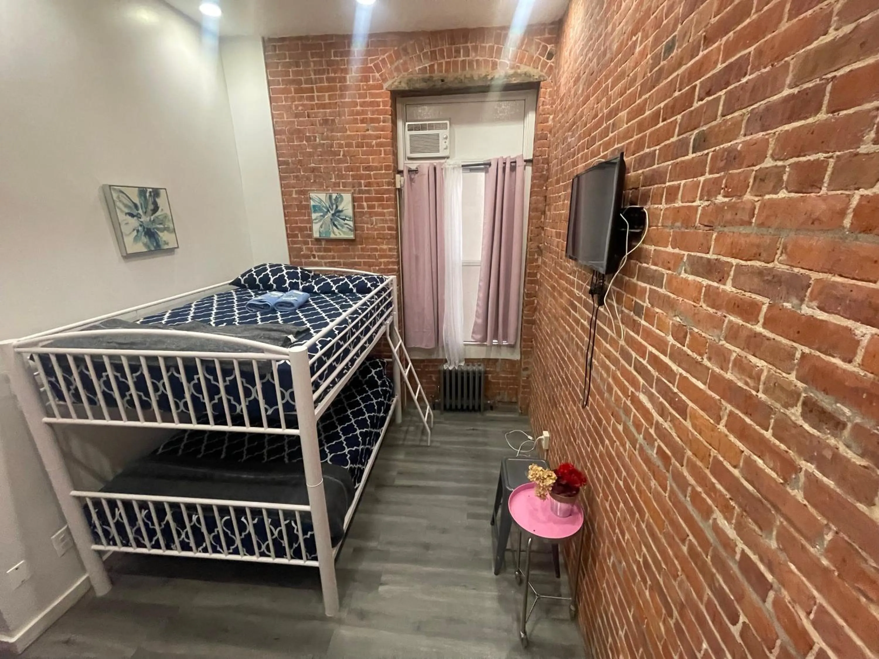 Bed in 31 Street Broadway Hotel