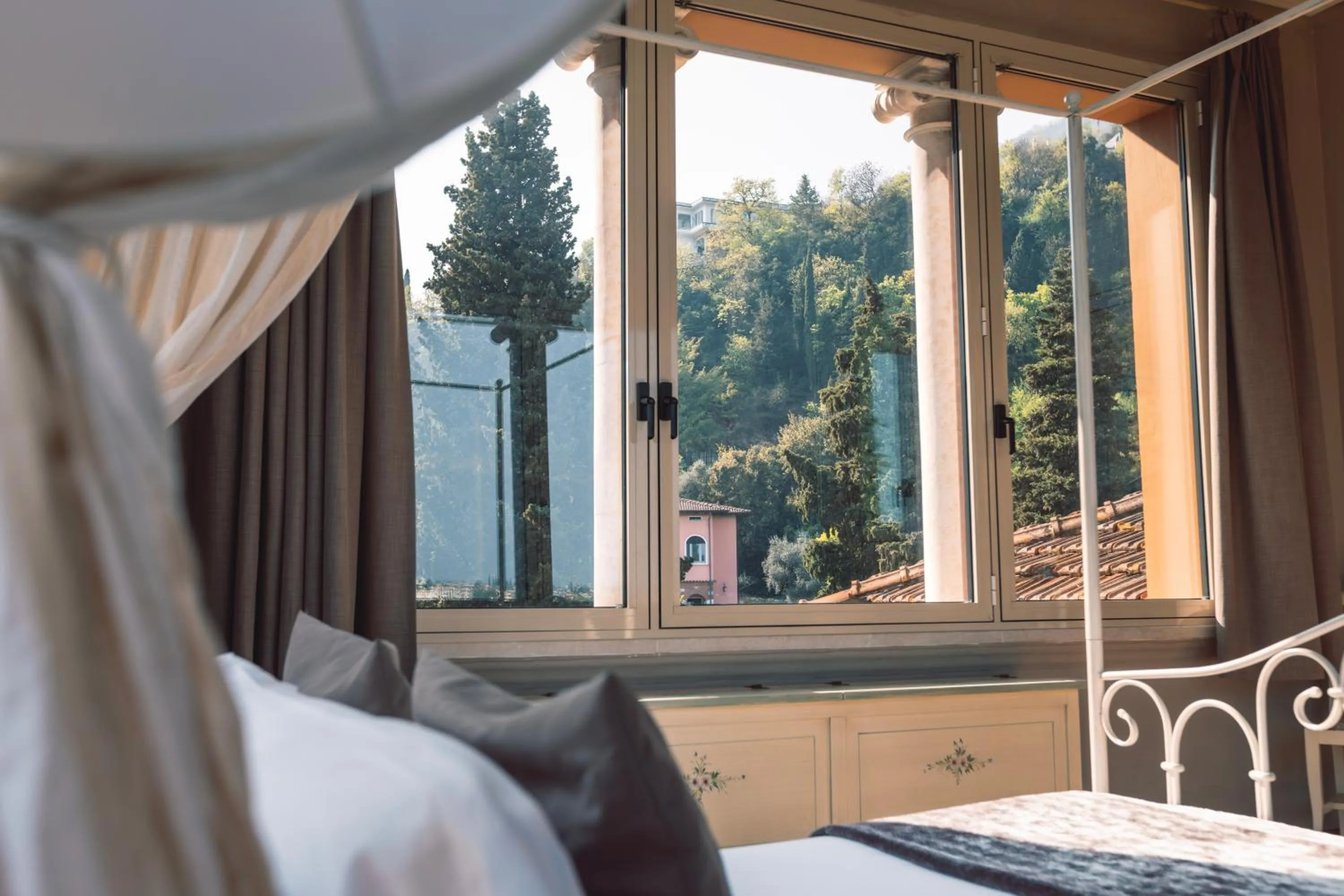 Bedroom, Bed in Villa Mimosa au Lac - Estella Hotels Italia