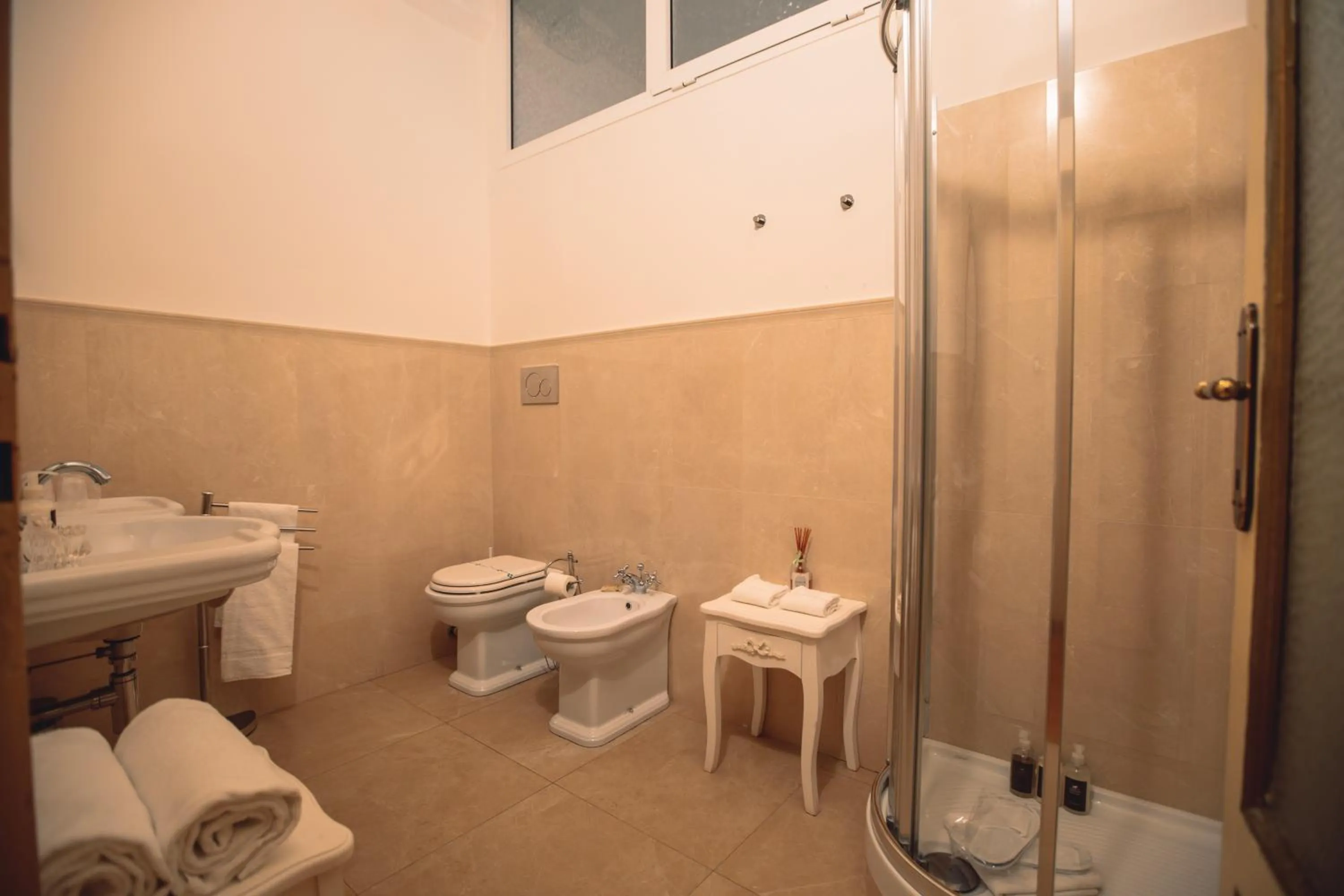 Bathroom in Villa Mimosa au Lac - Estella Hotels Italia